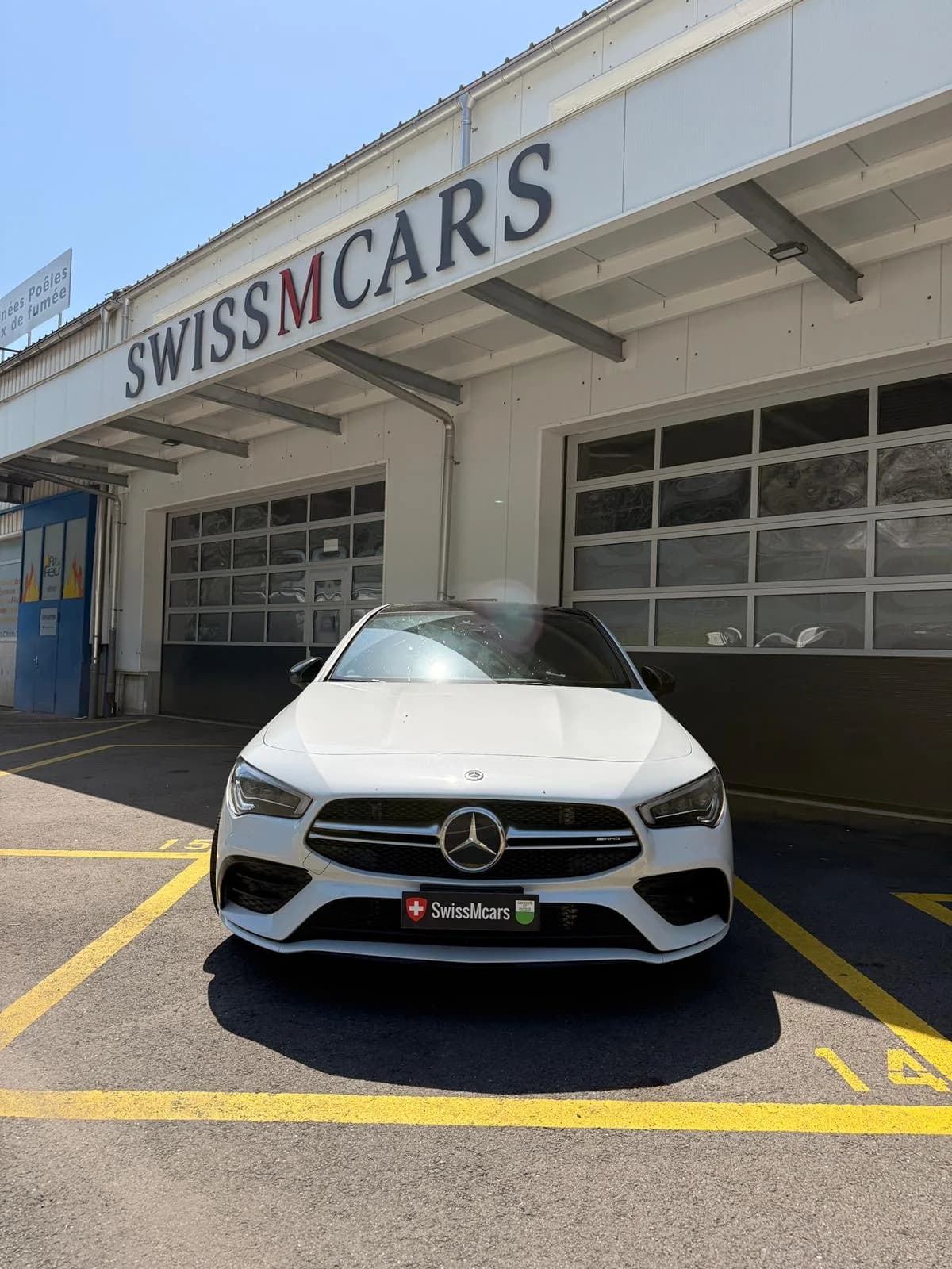 Mercedes-Benz CLA 35 AMG - Miniature 2