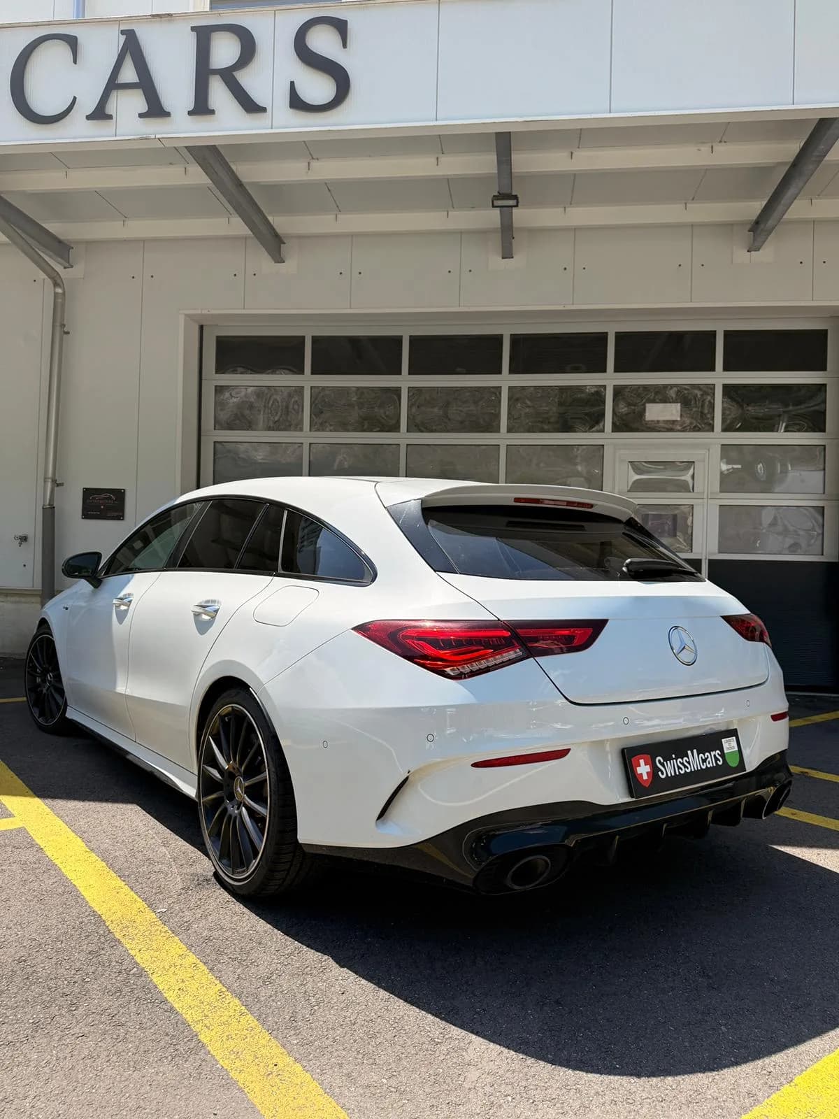 Mercedes-Benz CLA 35 AMG - Miniature 8
