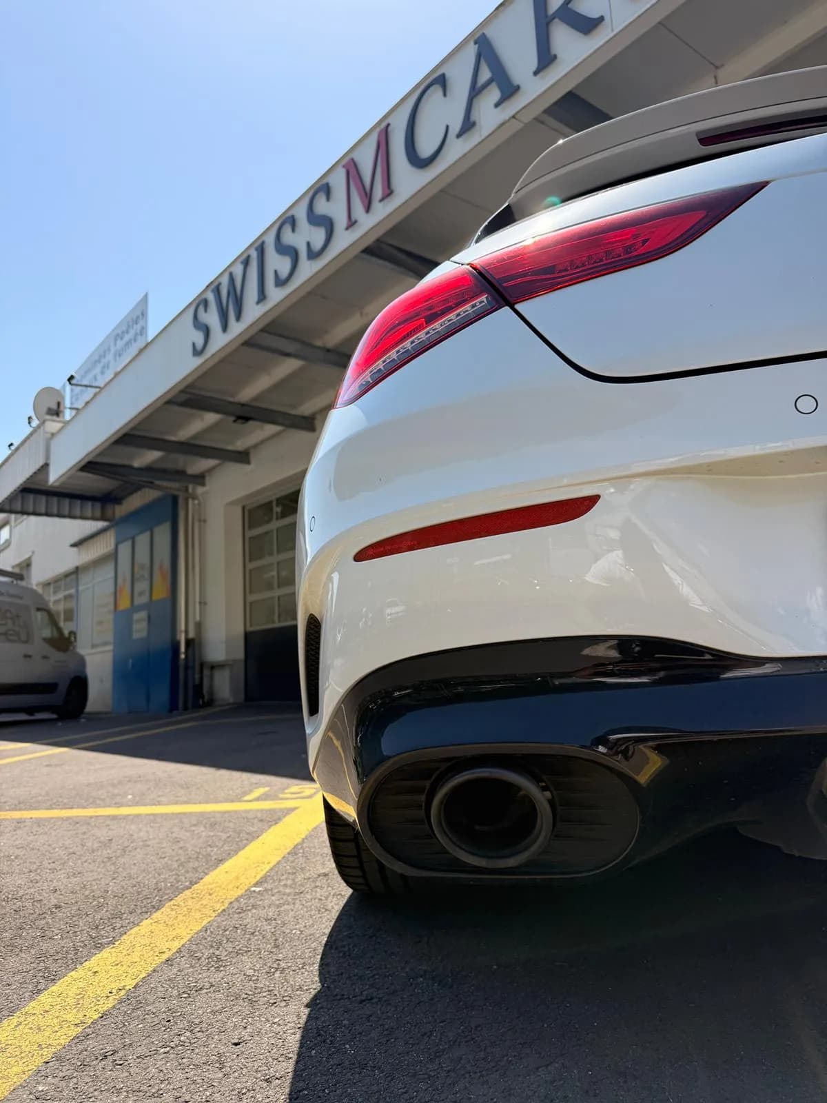 Mercedes-Benz CLA 35 AMG - Miniature 10