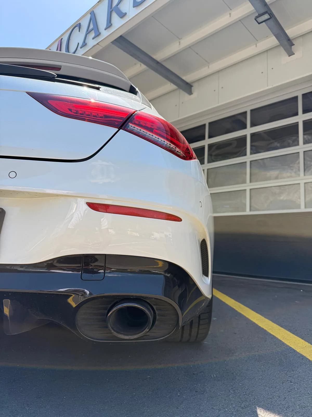 Mercedes-Benz CLA 35 AMG - Miniature 11