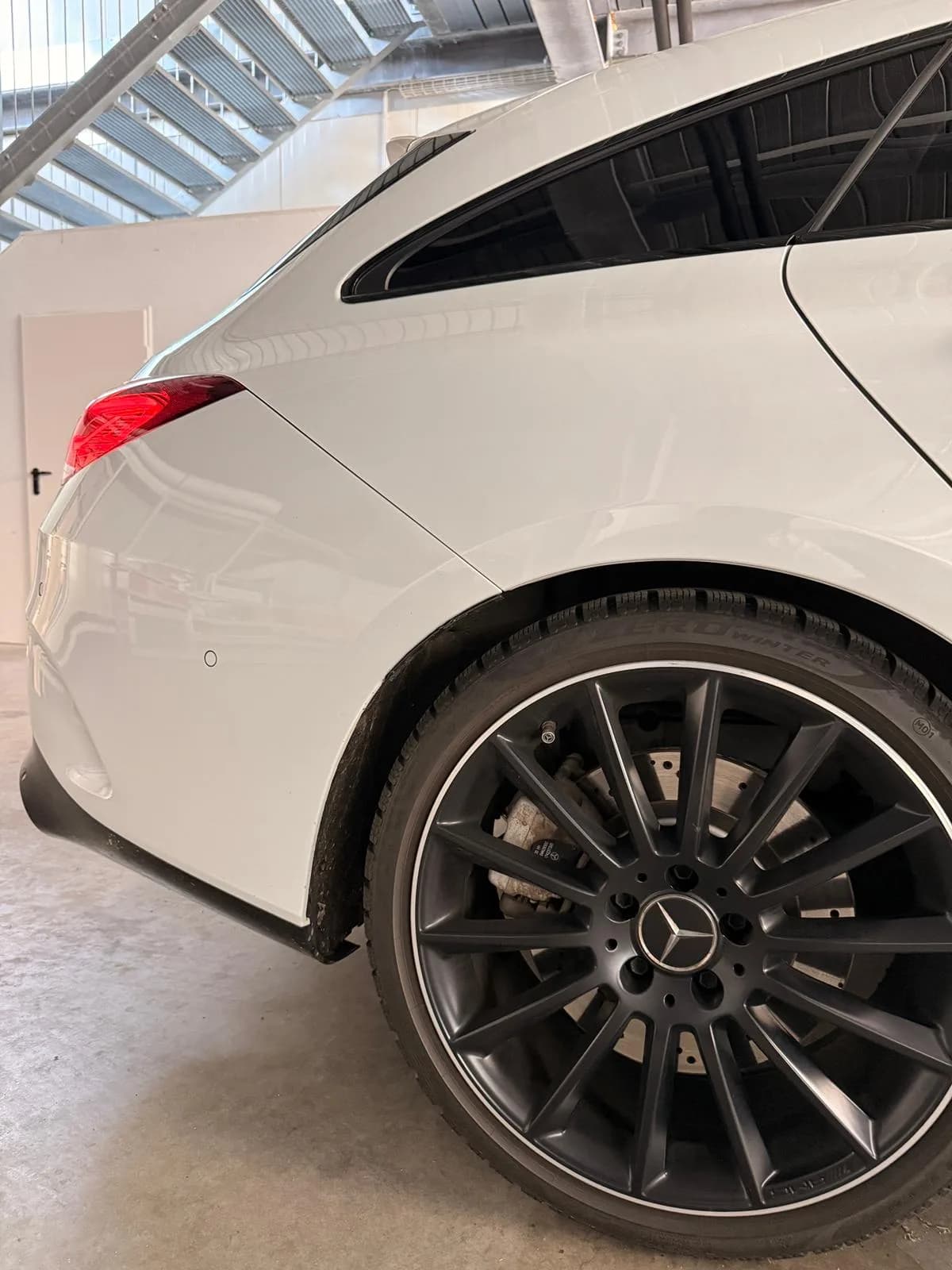 Mercedes-Benz CLA 35 AMG - Miniature 20