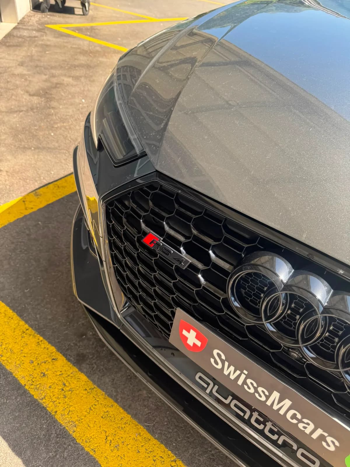 Audi RS4 B9 - Miniature 3