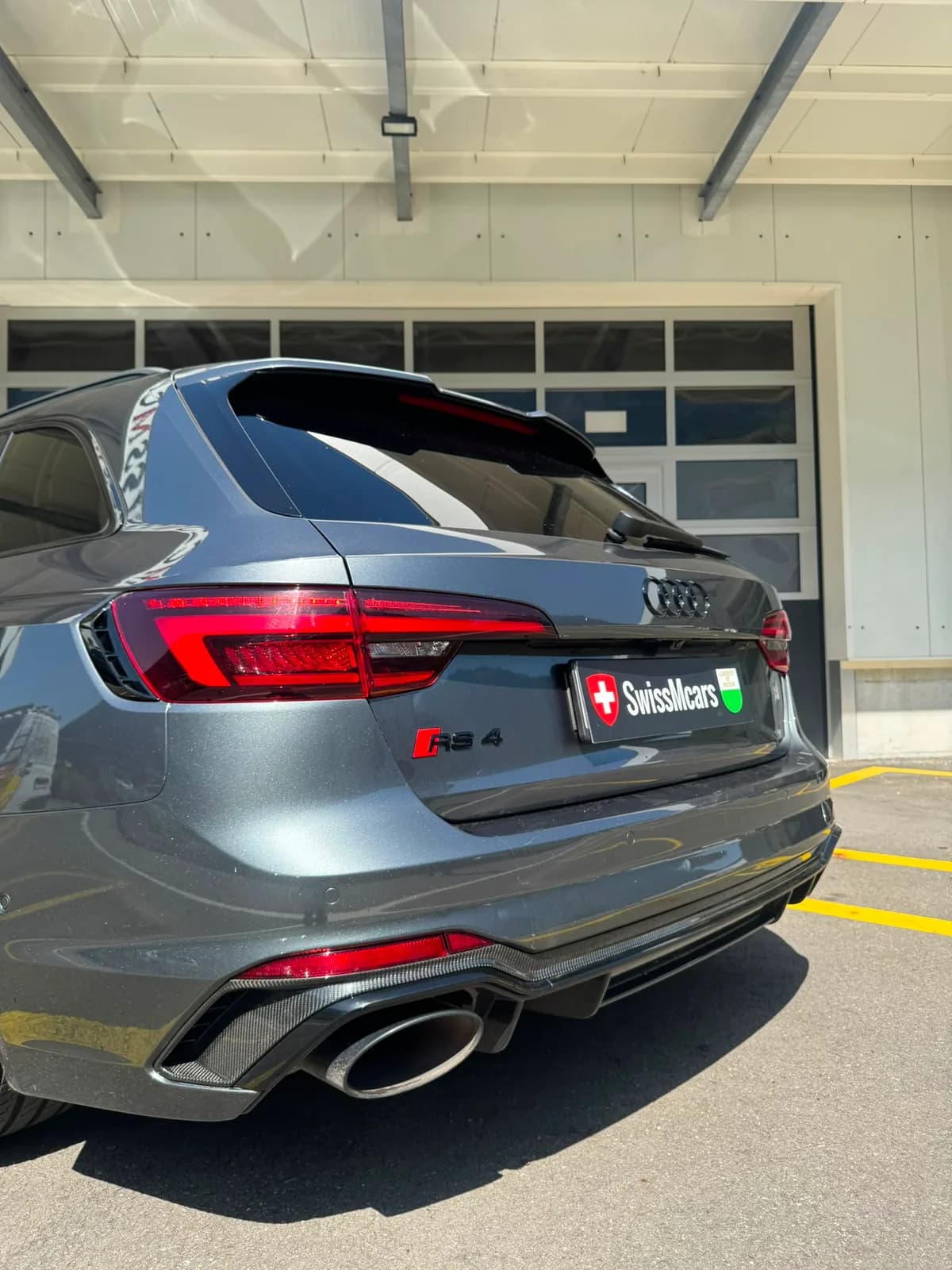Audi RS4 B9 - Miniature 7