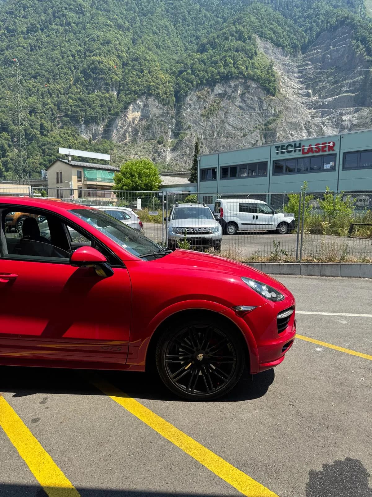 Porsche Cayenne GTS - Thumbnail 4