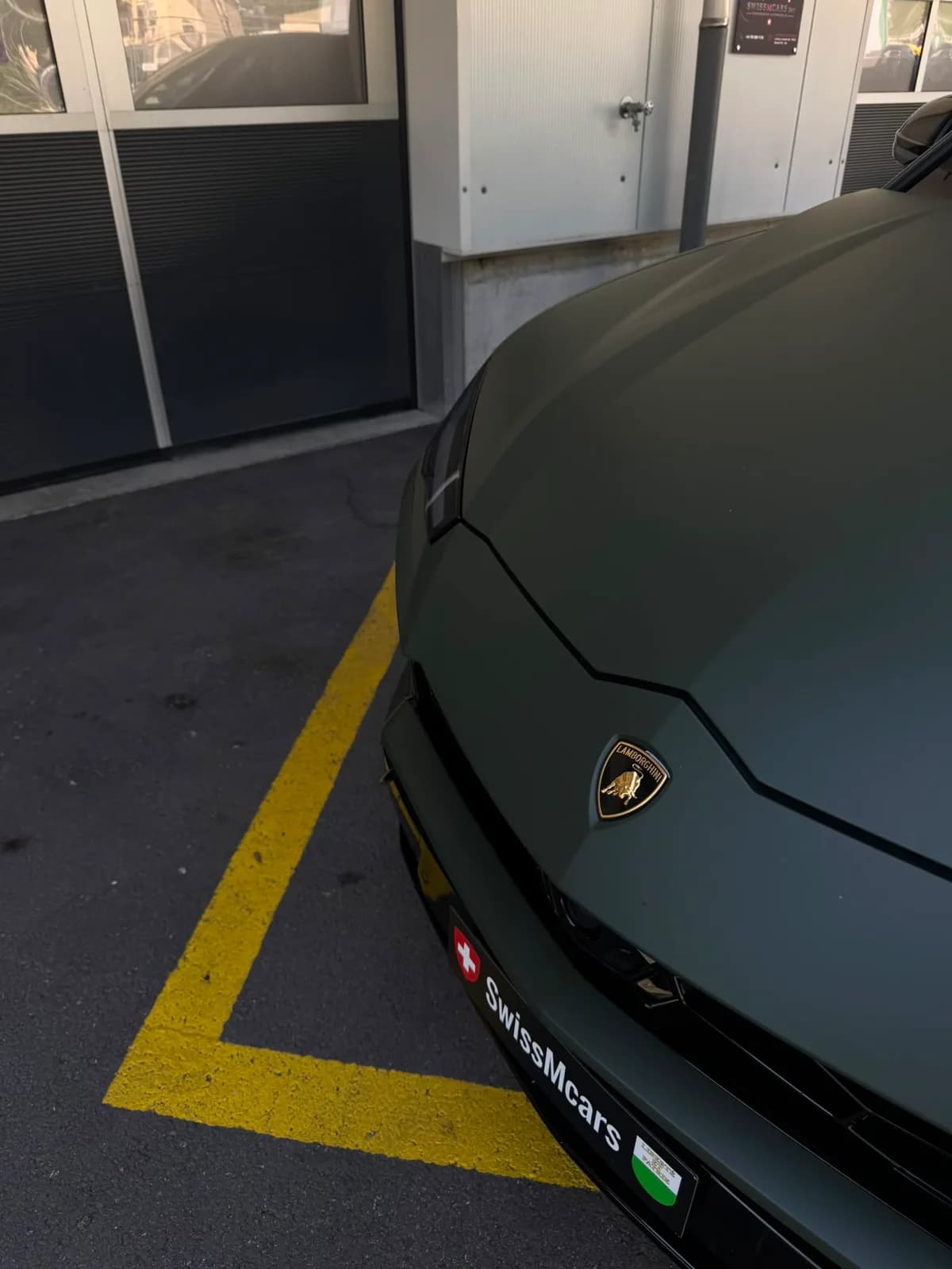 Lamborghini Urus - Miniature 3