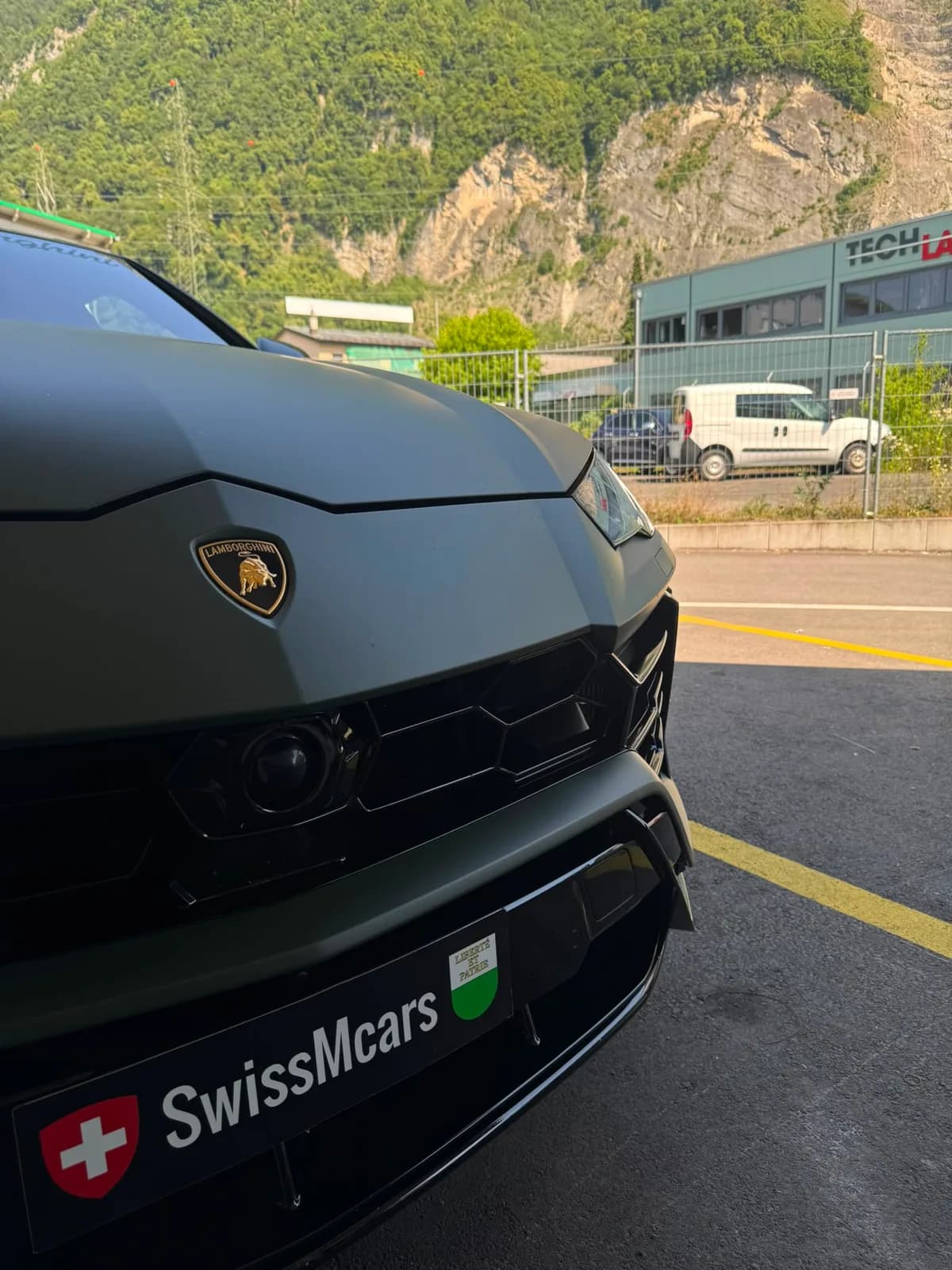 Lamborghini Urus - Miniature 4
