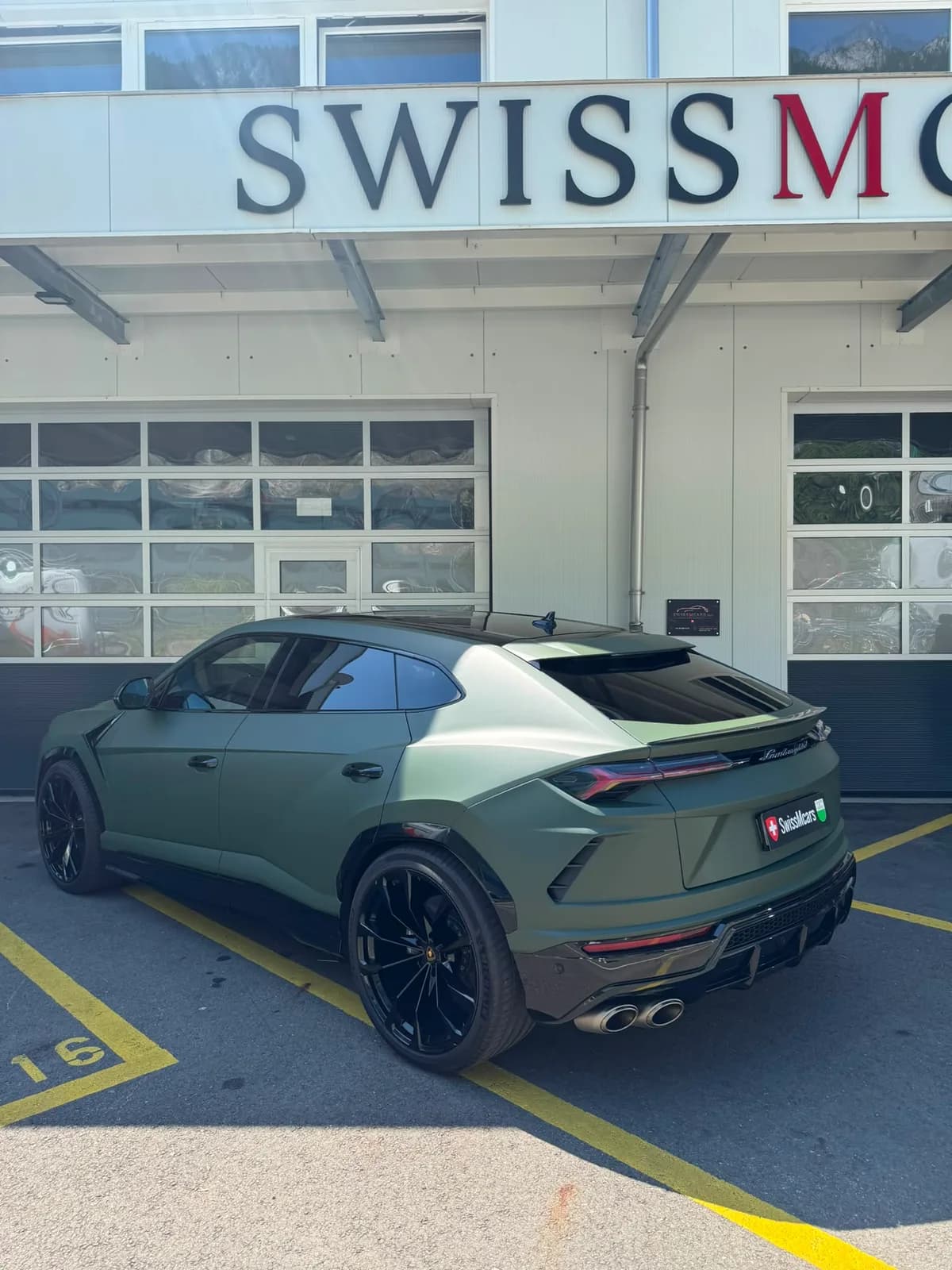 Lamborghini Urus - Miniature 8