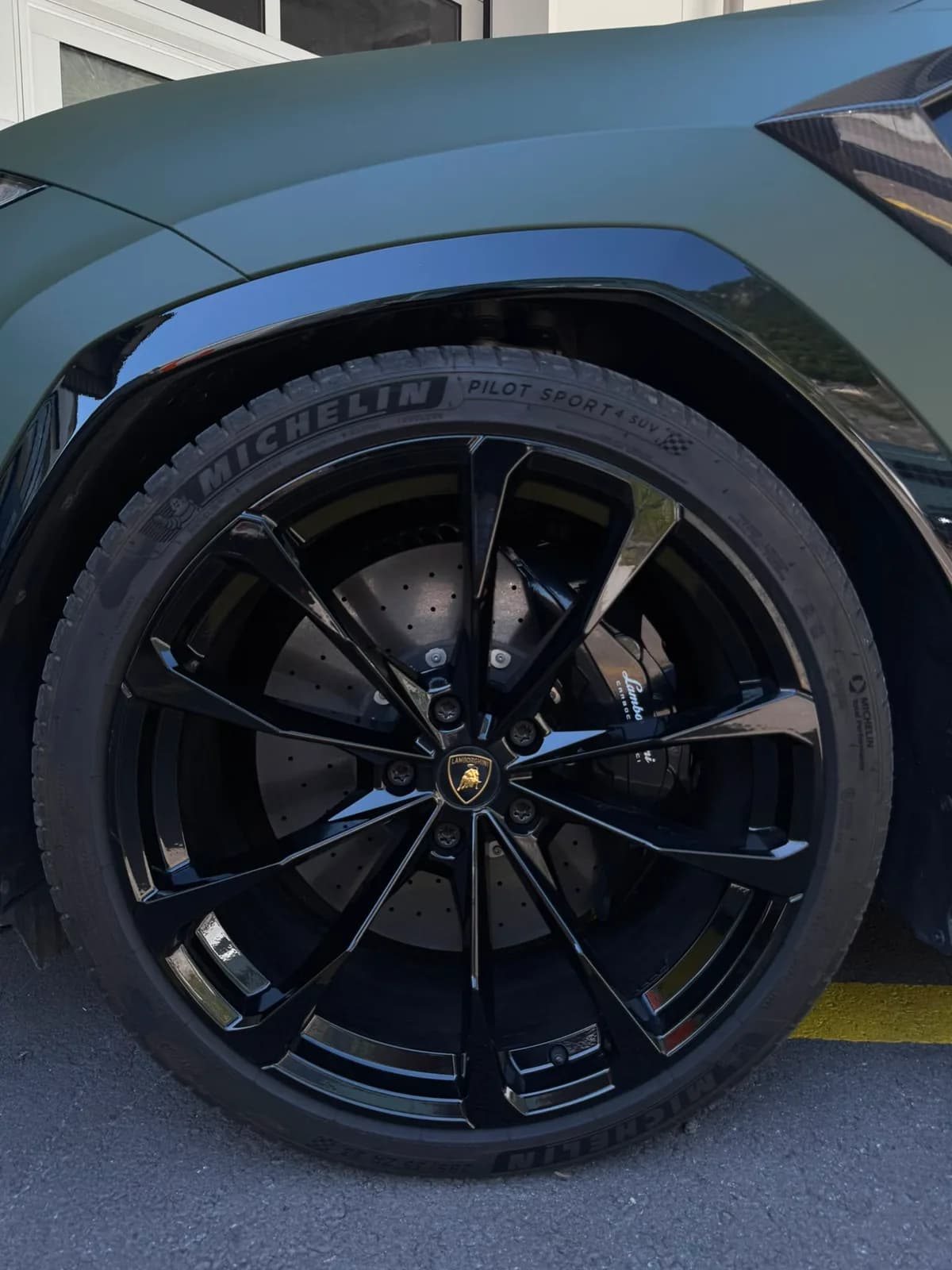 Lamborghini Urus - Miniature 9