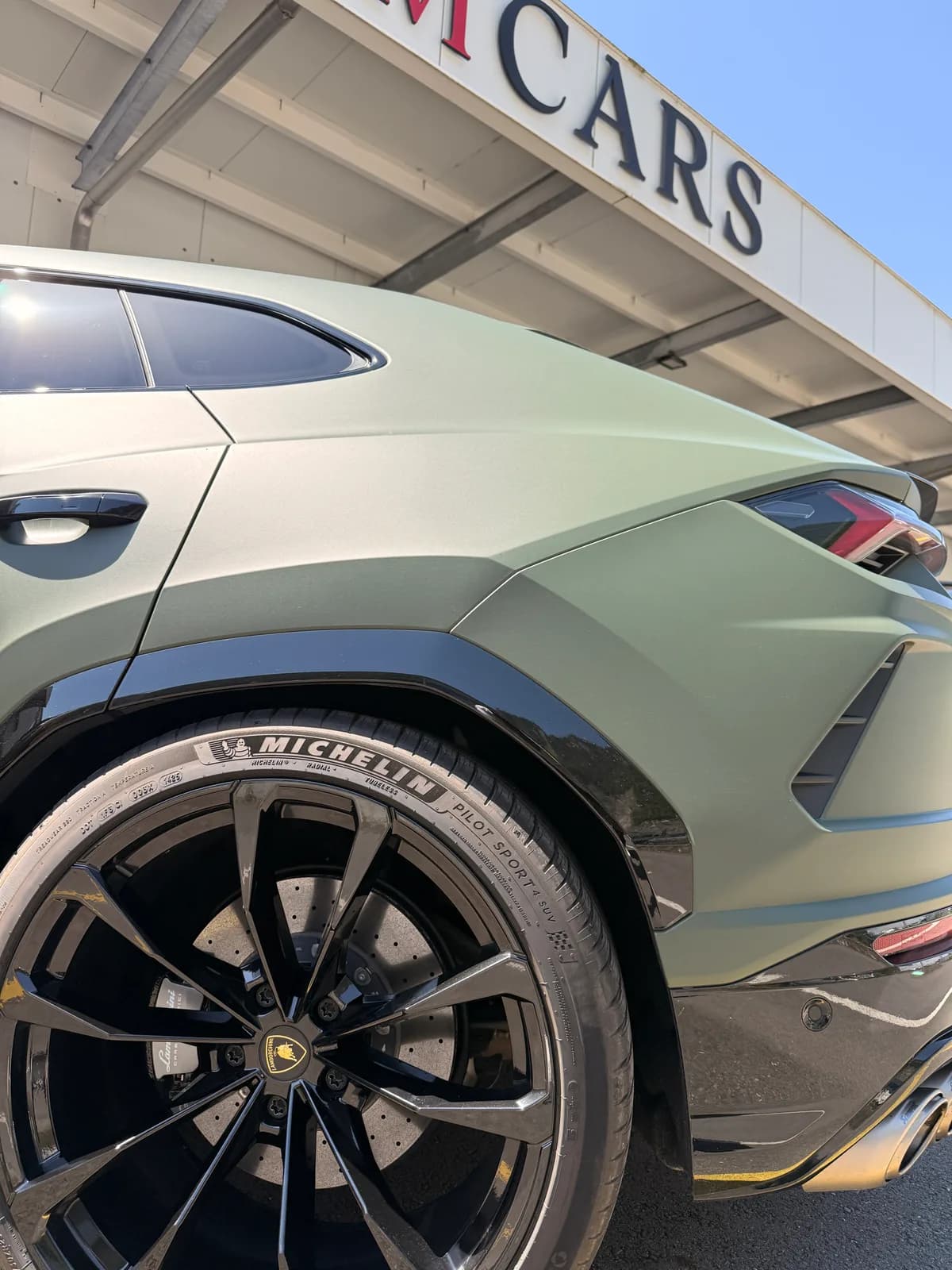 Lamborghini Urus - Miniature 10