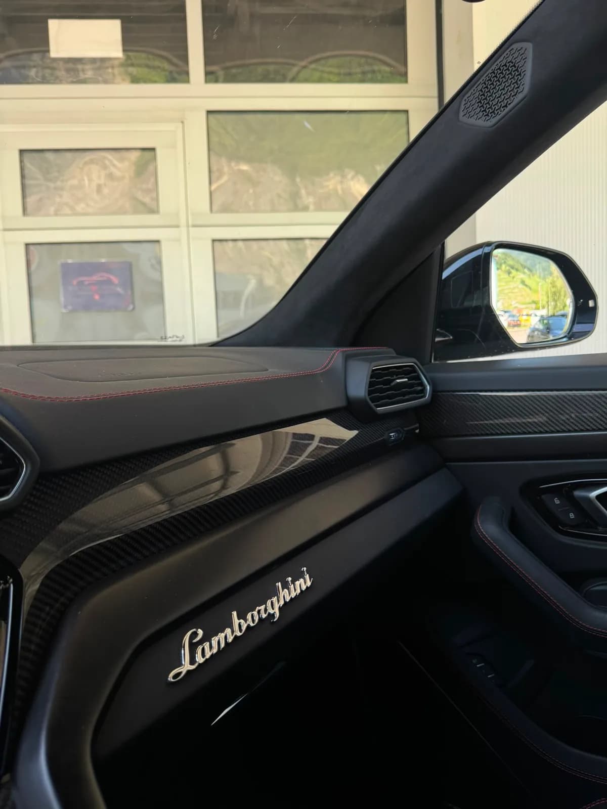 Lamborghini Urus - Miniature 18