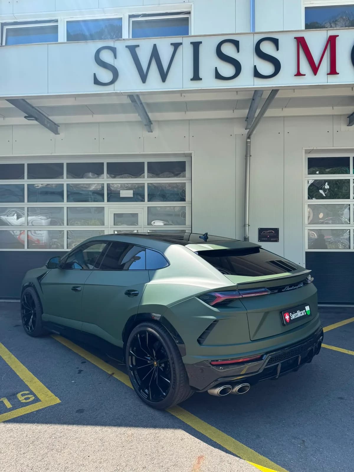 Lamborghini Urus - Miniature 19
