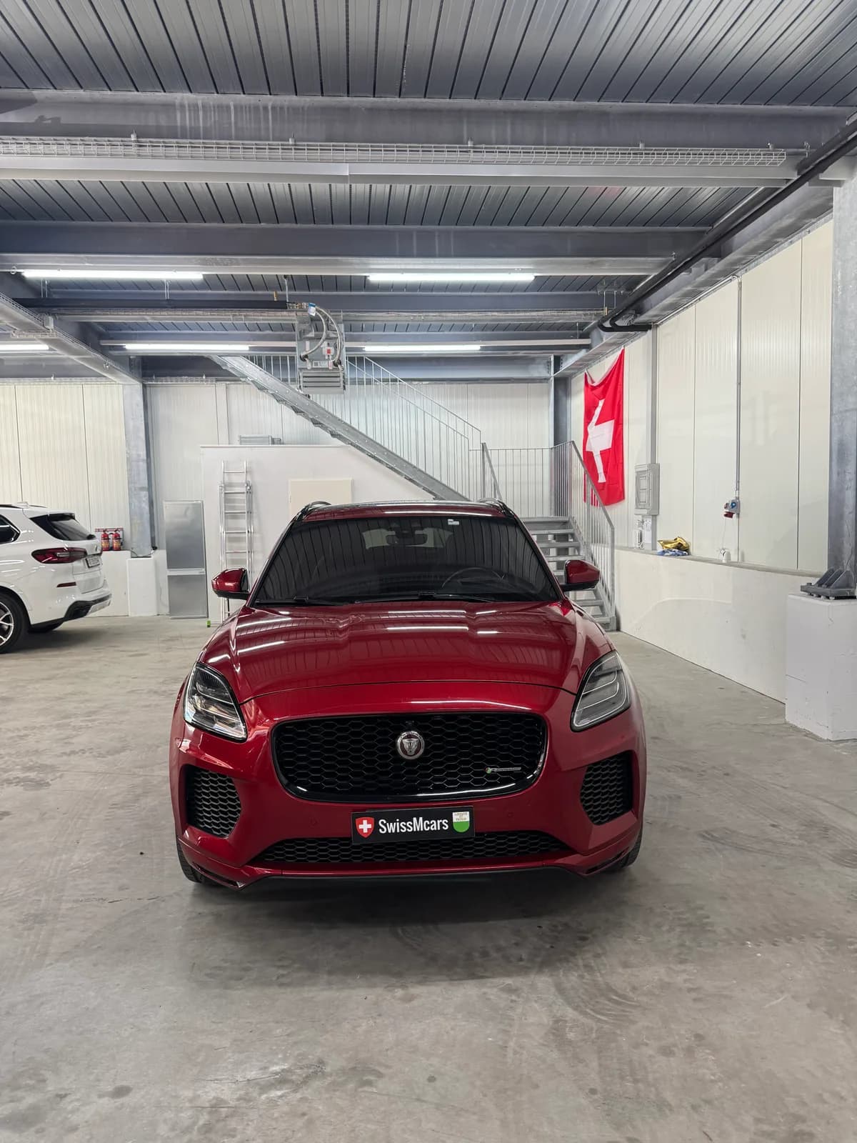 Jaguar E-Pace P300 AWD - Miniature 2
