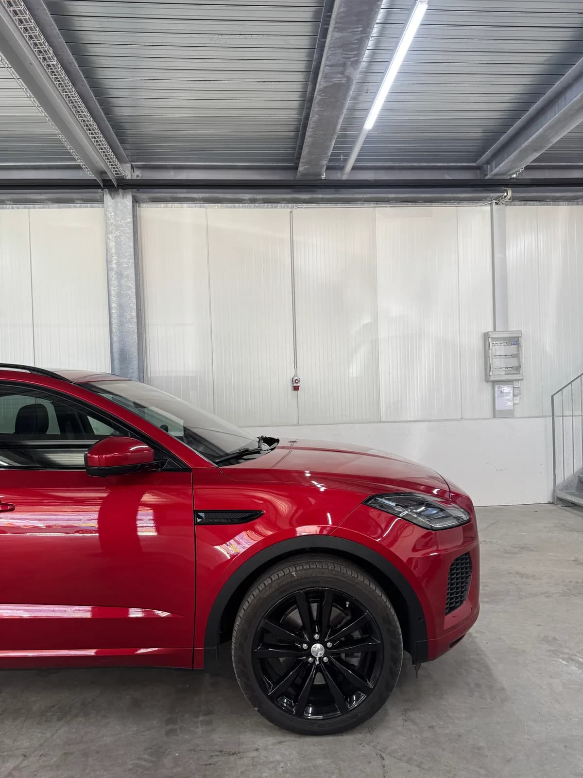 Jaguar E-Pace P300 AWD - Miniature 3