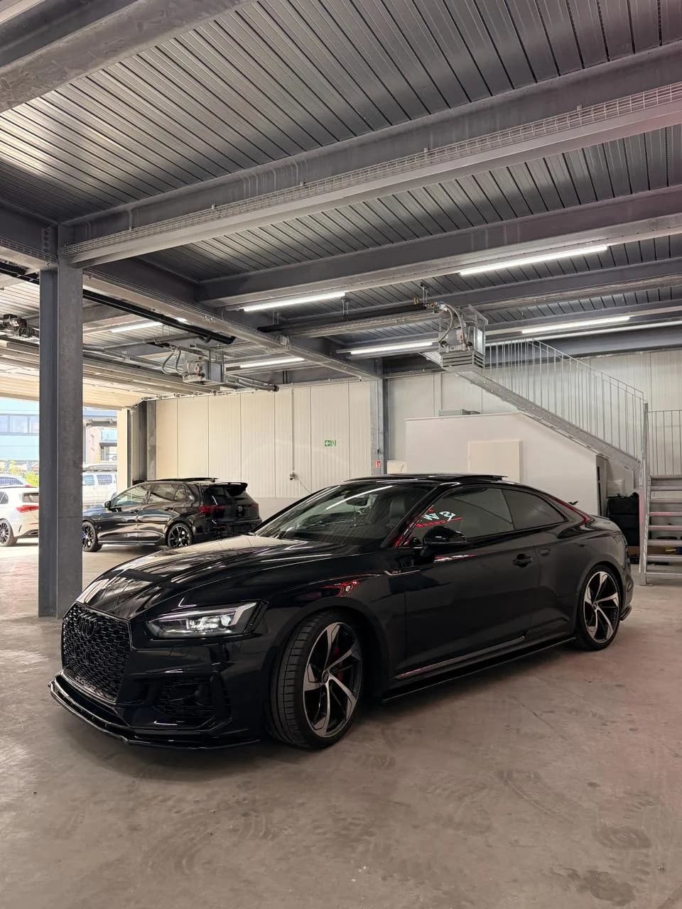 Audi RS5 - Thumbnail 3