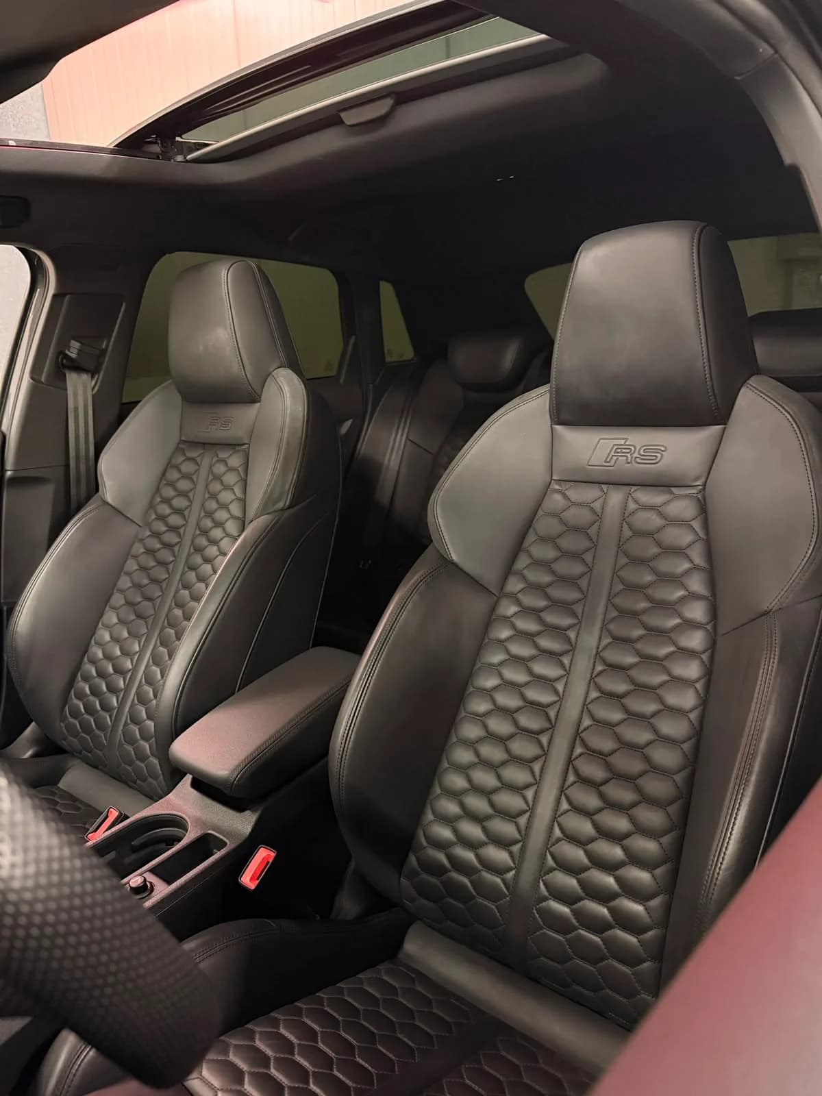 Audi RS3 Sportback - Miniature 7