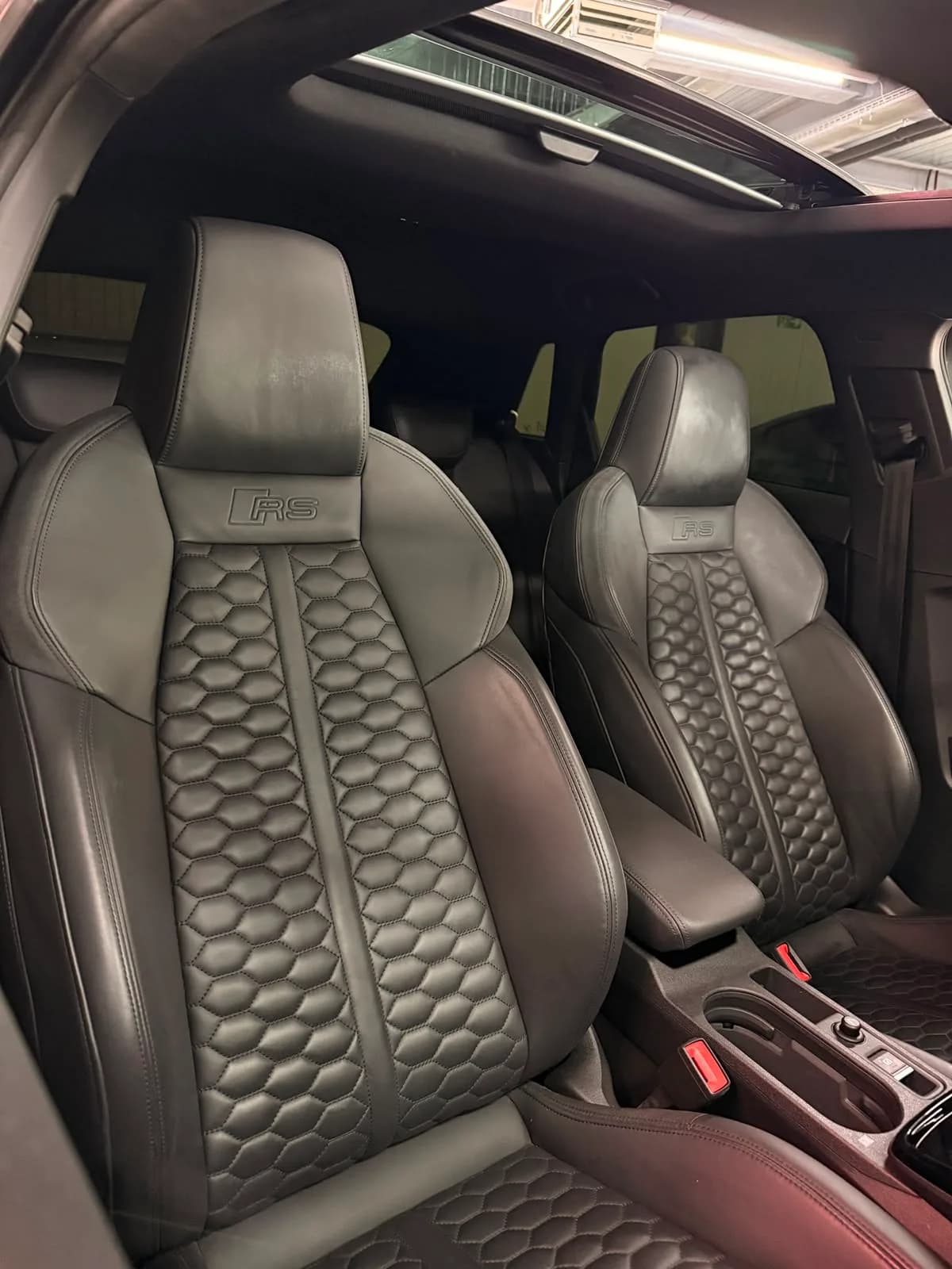 Audi RS3 Sportback - Miniature 8