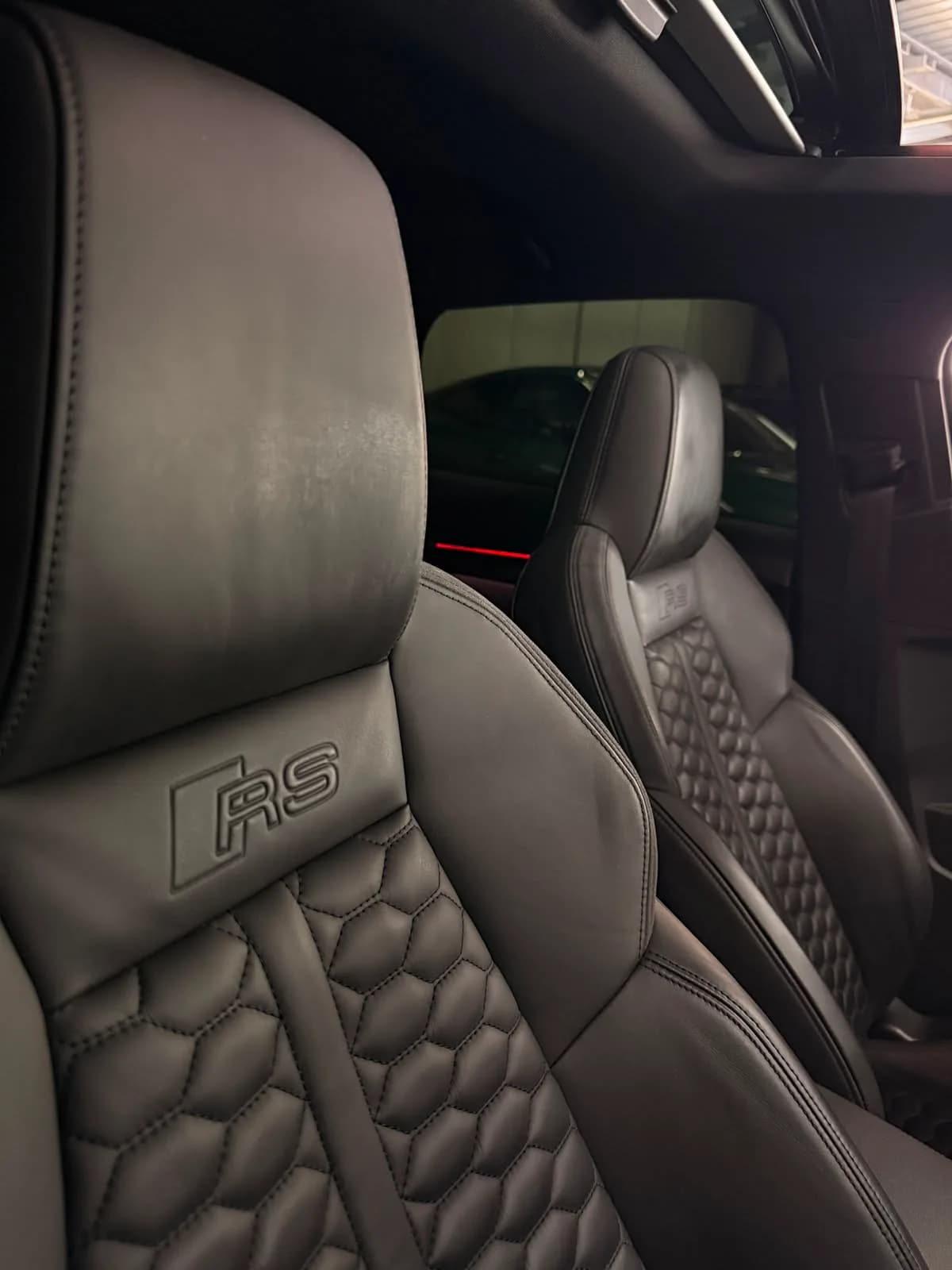 Audi RS3 Sportback - Miniature 9