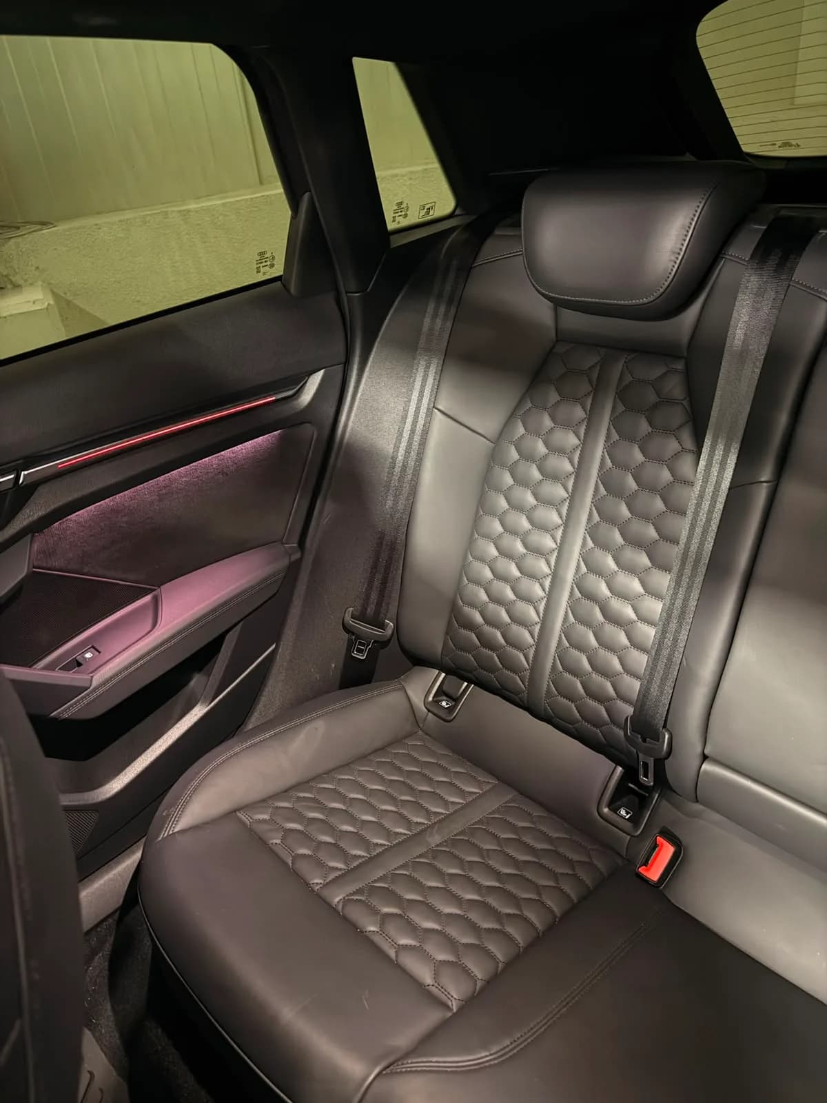 Audi RS3 Sportback - Miniature 12