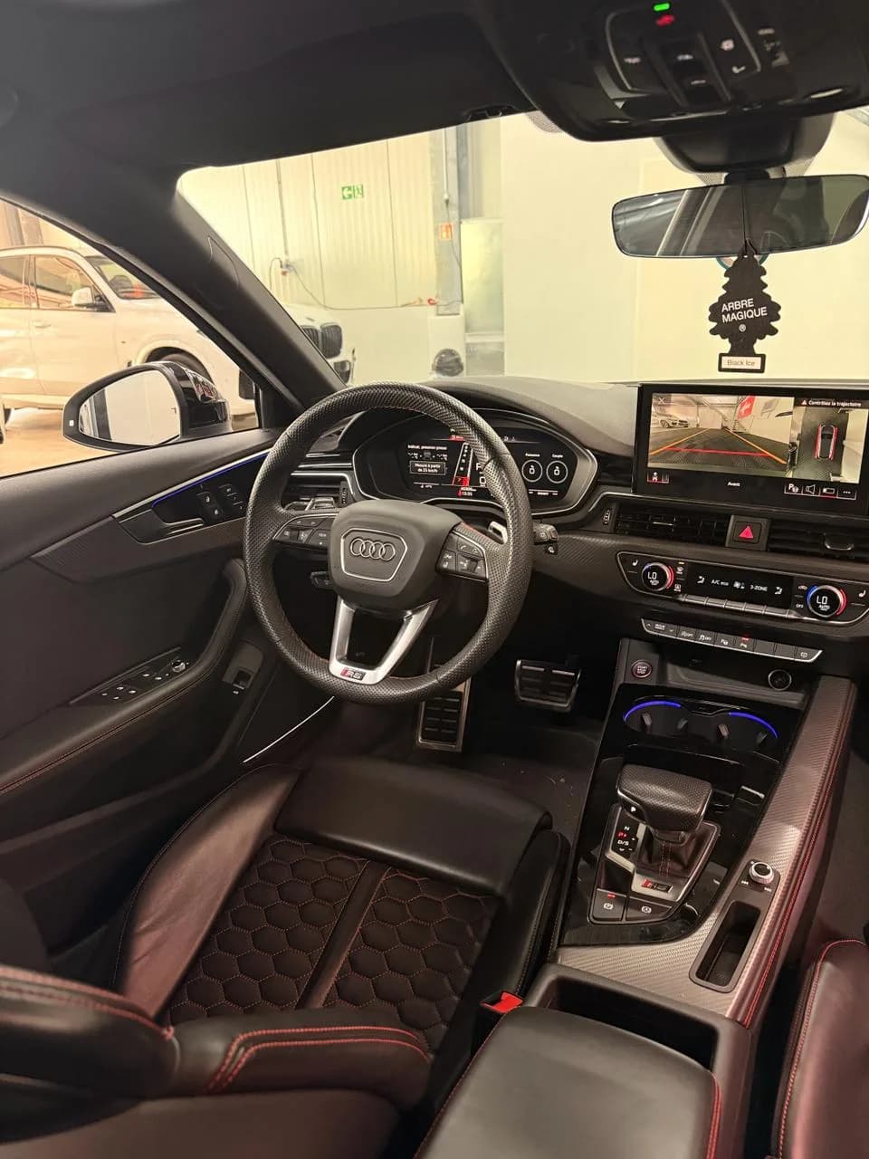 Audi RS4 - Miniature 5