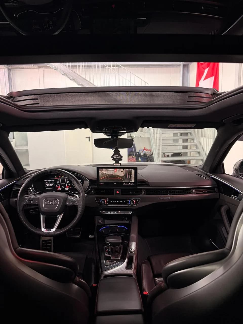 Audi RS4 - Miniature 8