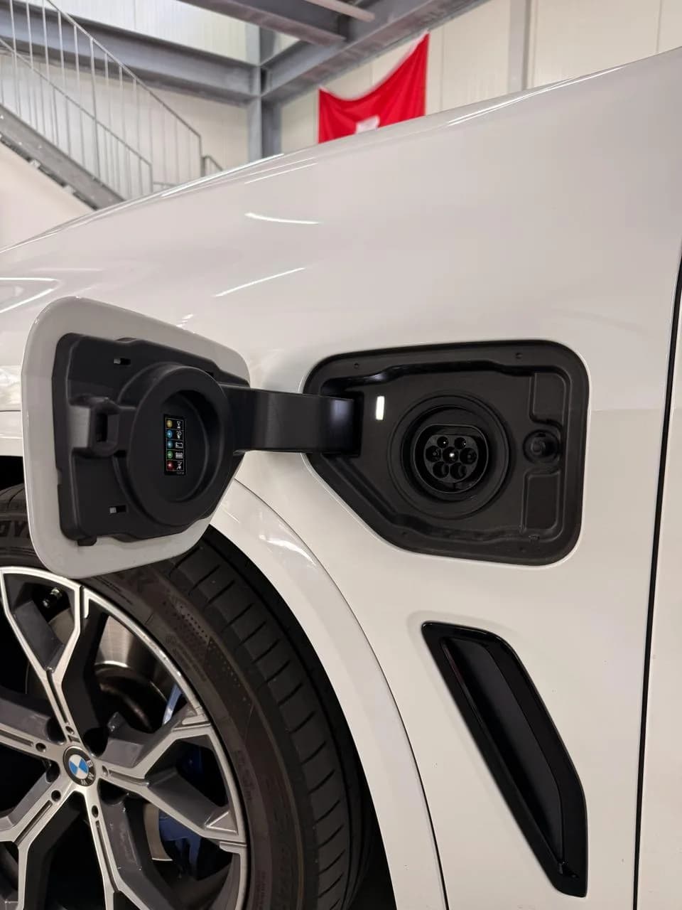 BMW X5 45e Msport Edition St.Moritz 0/50 - Thumbnail 8