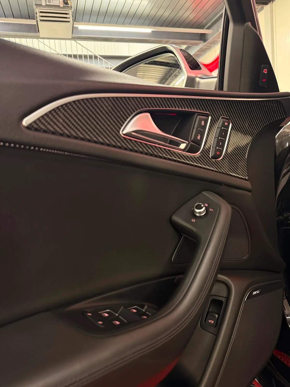 Audi RS6 - Thumbnail 11