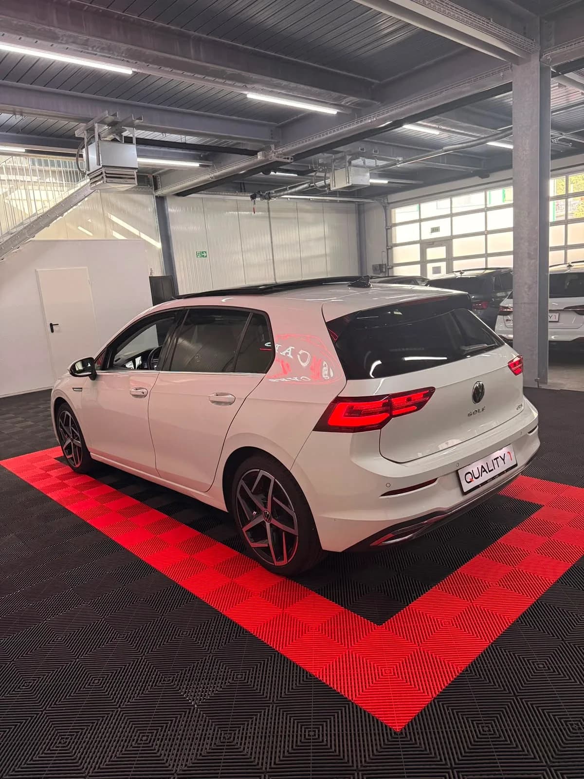 VW Golf 8 eTSI - Miniature 7