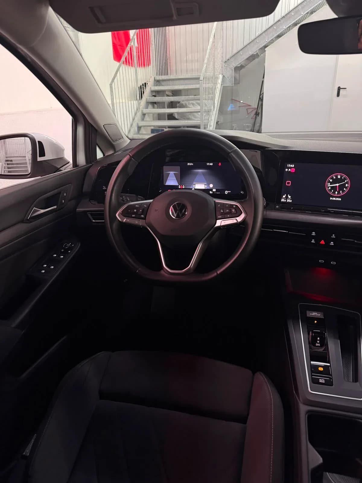 VW Golf 8 eTSI - Miniature 10