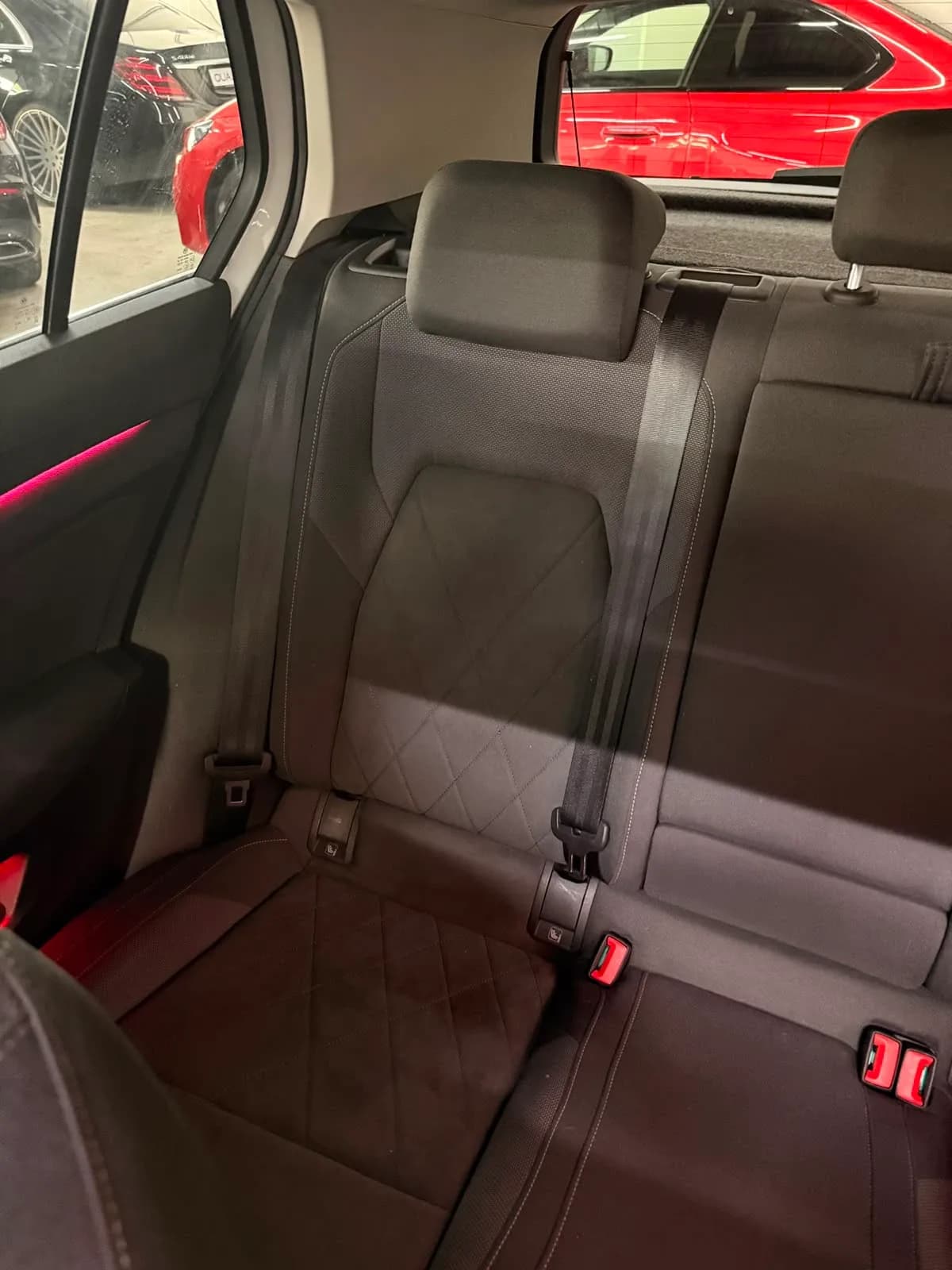 VW Golf 8 eTSI - Miniature 19