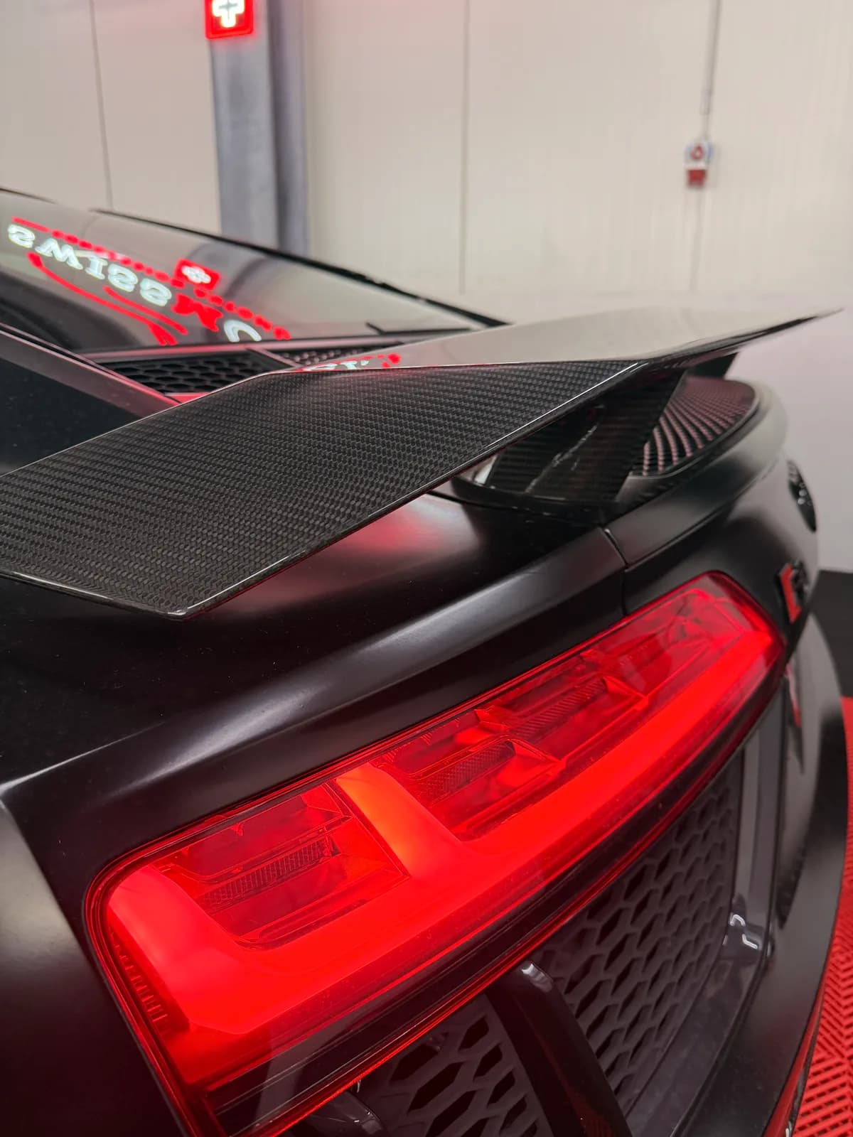 Audi R8 V10 - Miniature 11