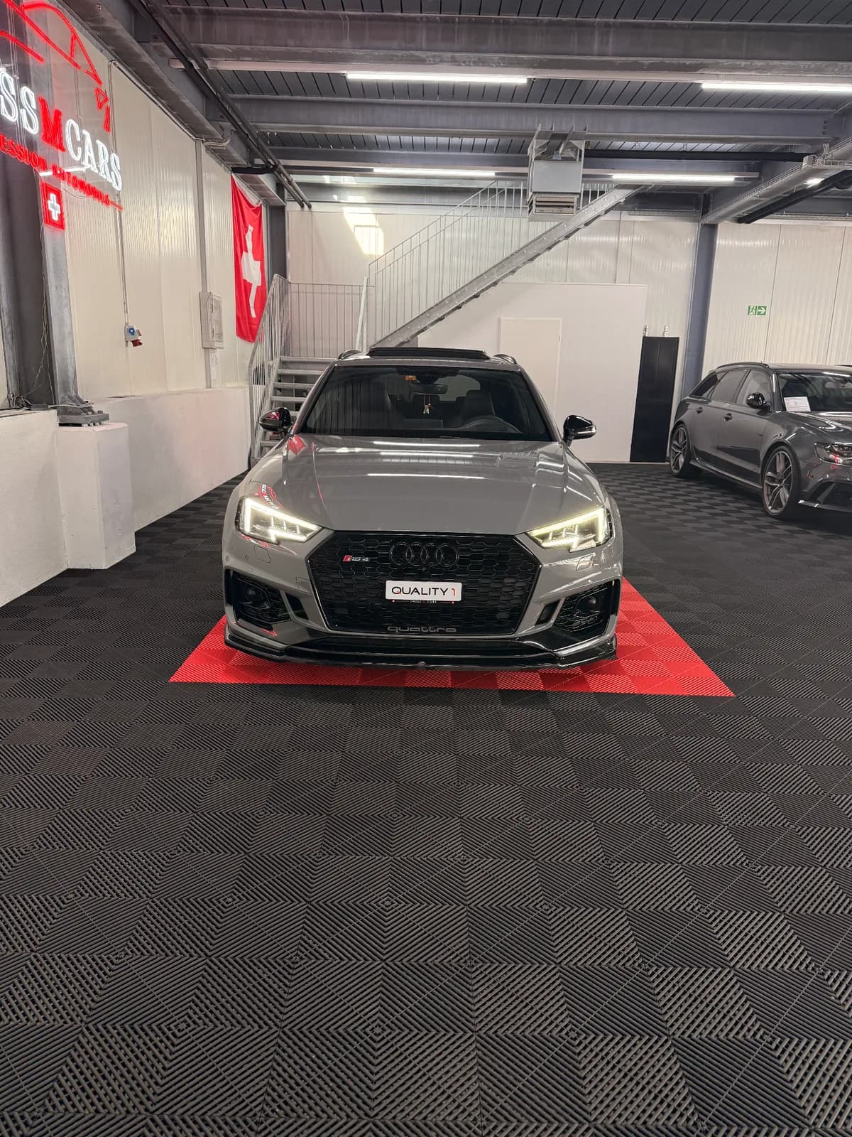 Audi RS4 gris nardo - Miniature 3
