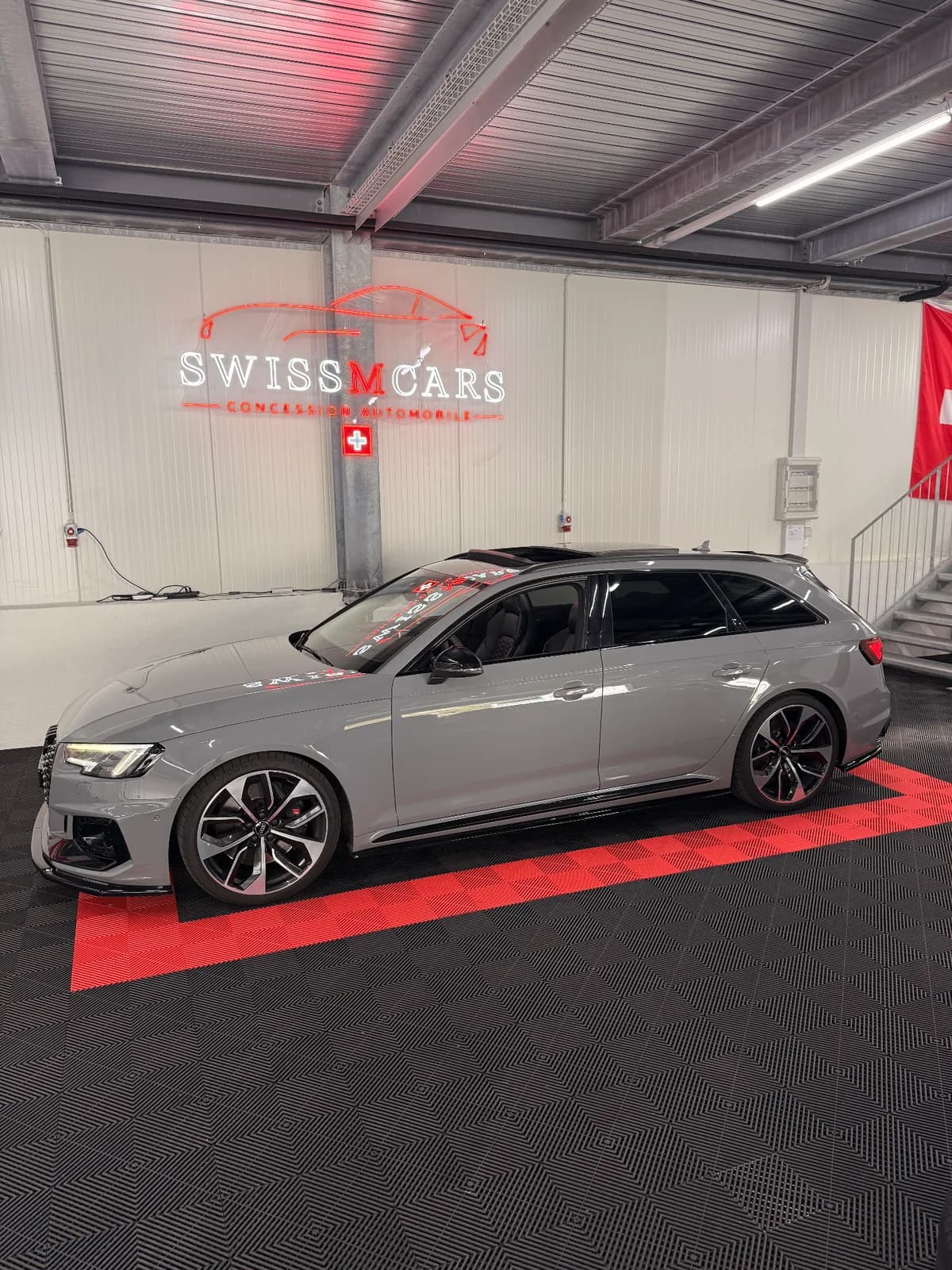 Audi RS4 gris nardo - Miniature 6