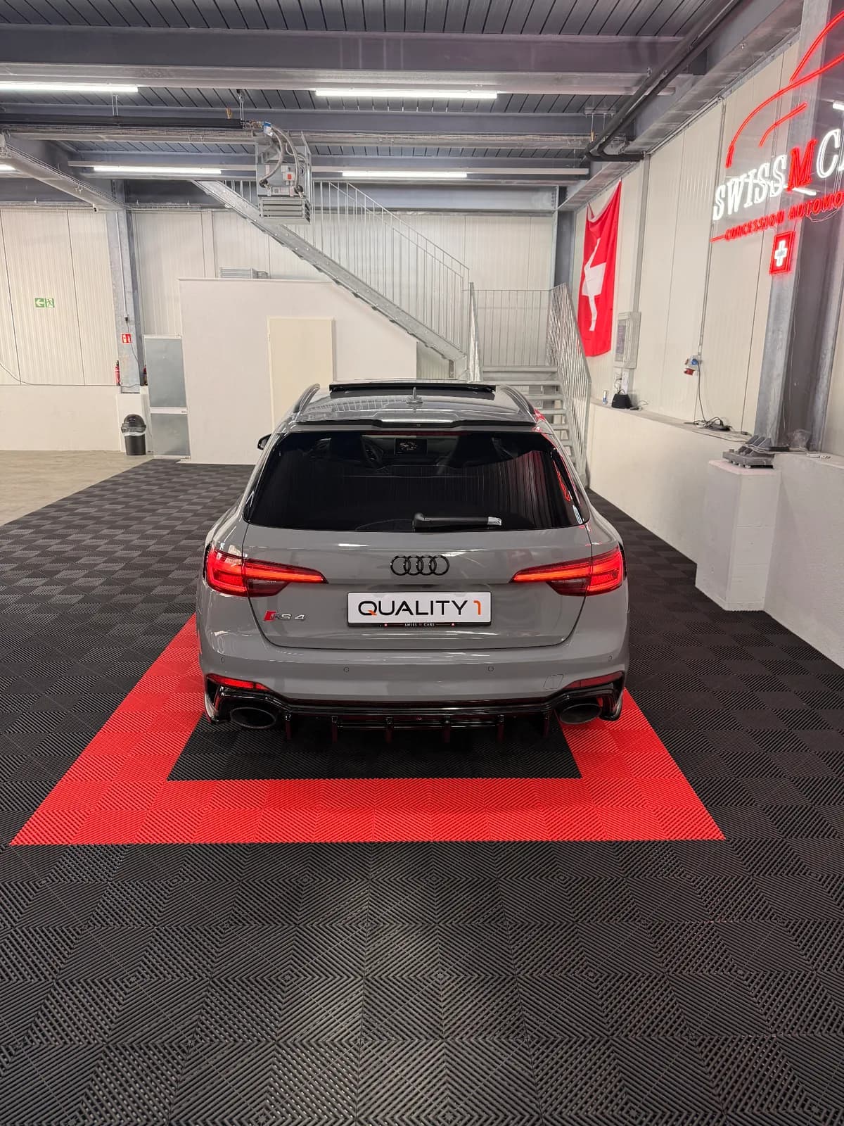 Audi RS4 gris nardo - Miniature 8