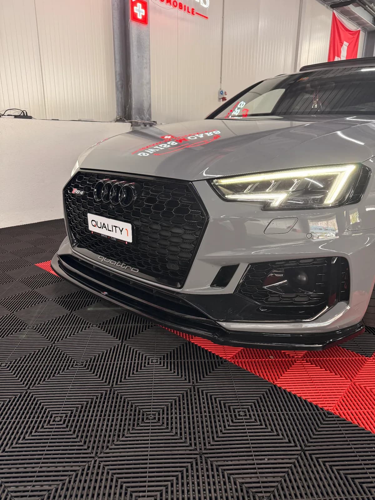 Audi RS4 gris nardo - Miniature 13