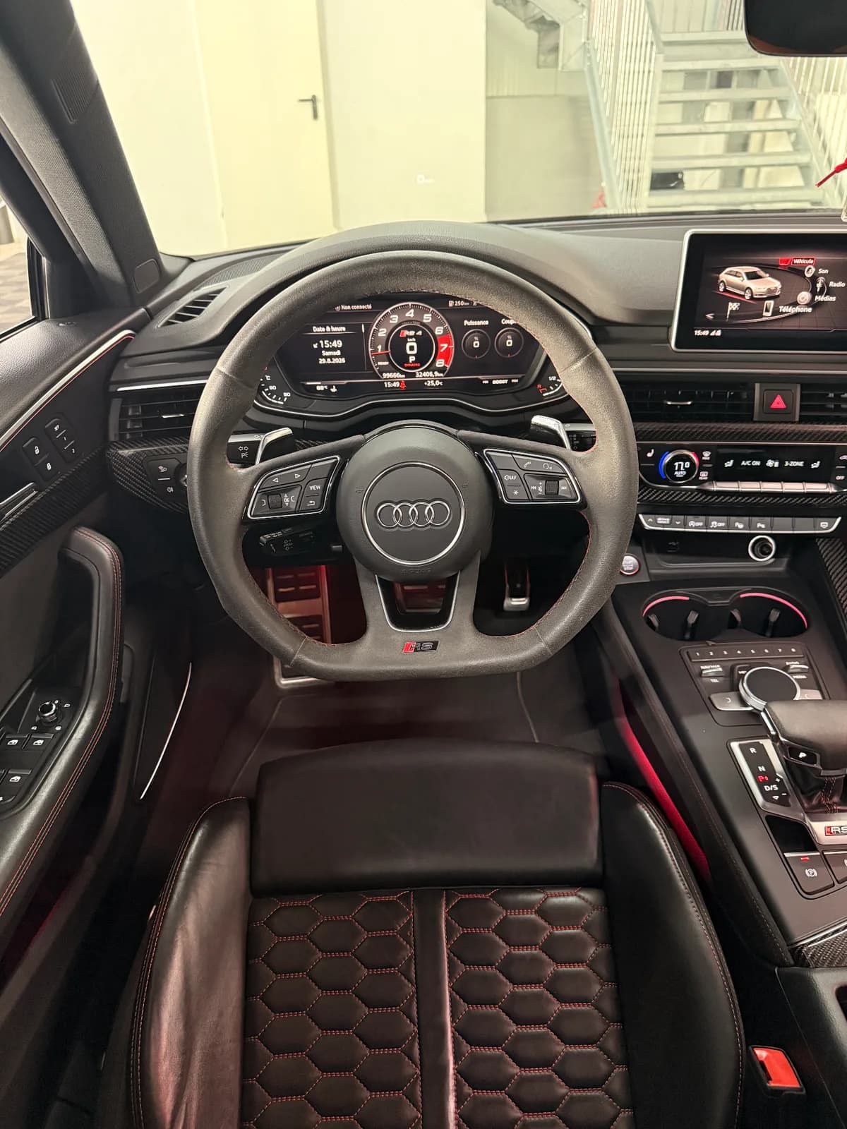 Audi RS4 gris nardo - Miniature 18