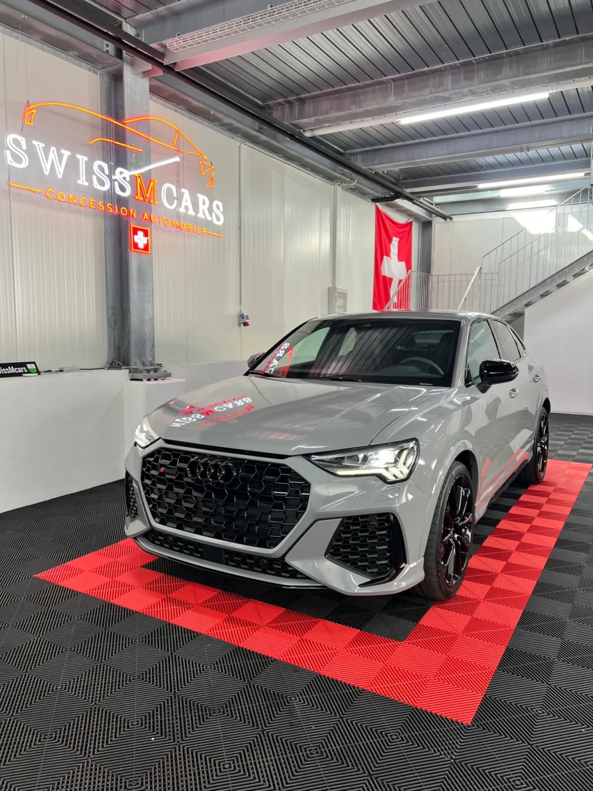 AUDI RSQ3 - Miniature 3