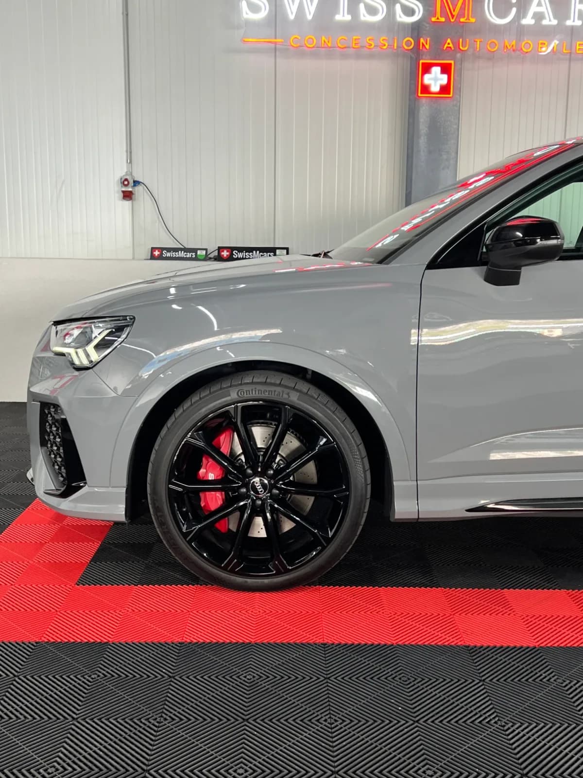 AUDI RSQ3 - Miniature 8