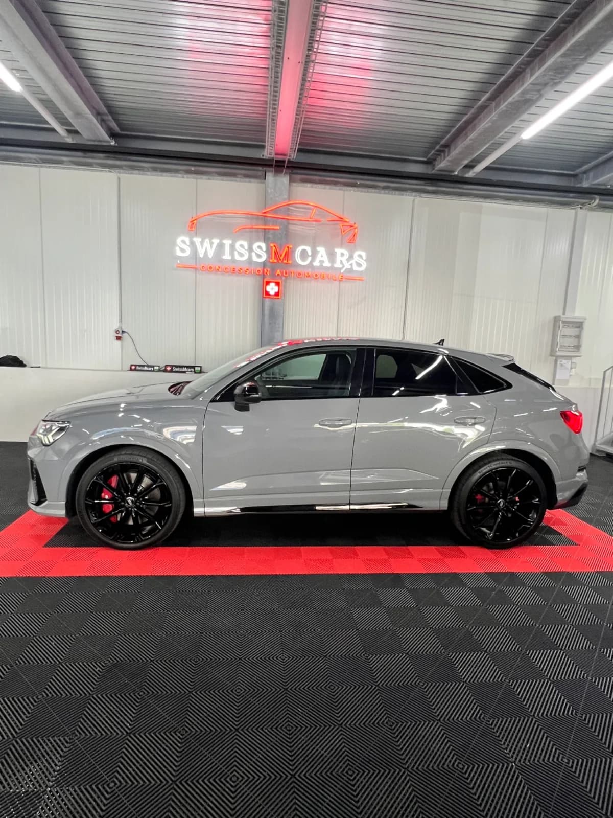 AUDI RSQ3 - Miniature 9