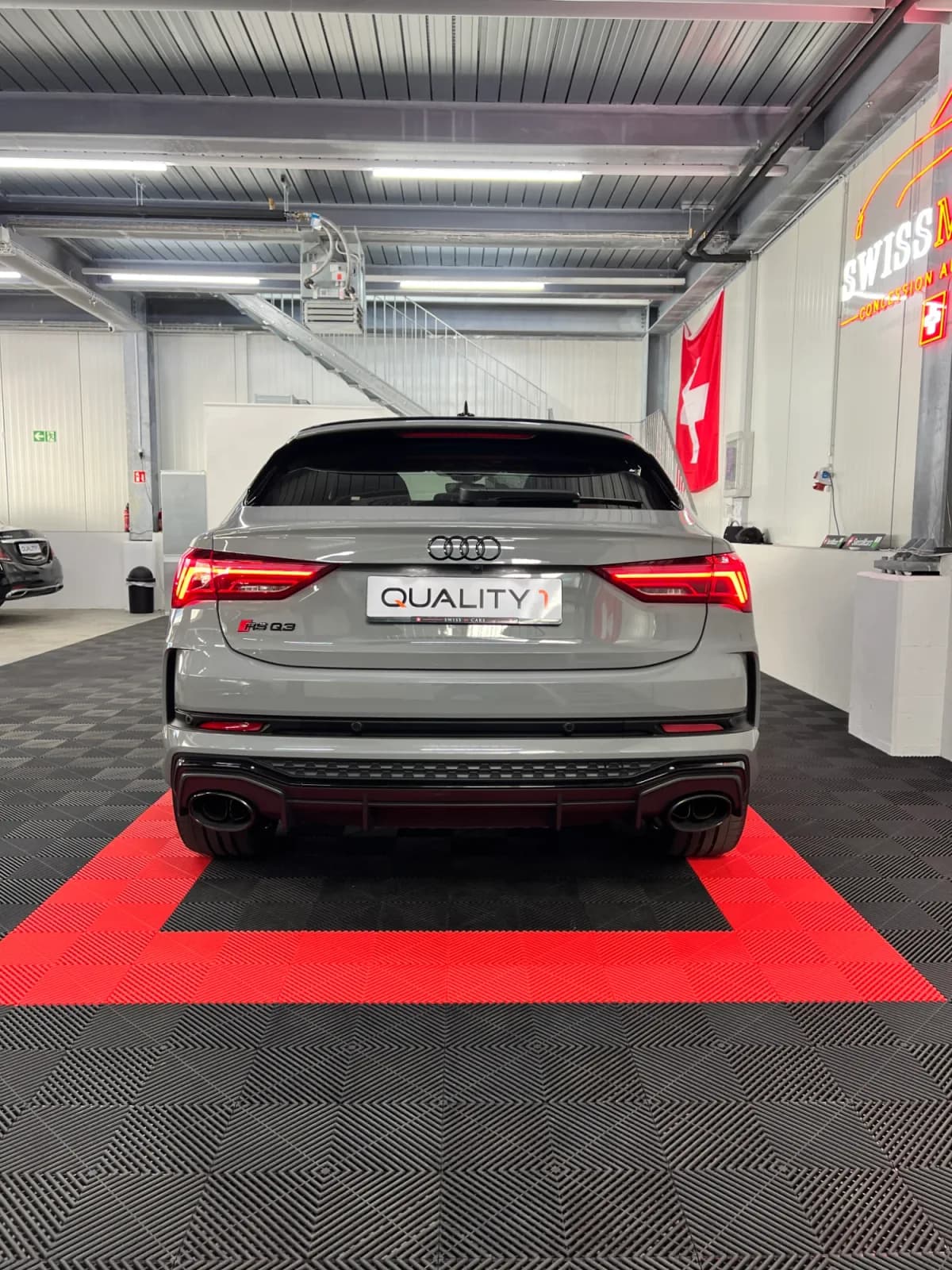 AUDI RSQ3 - Miniature 12