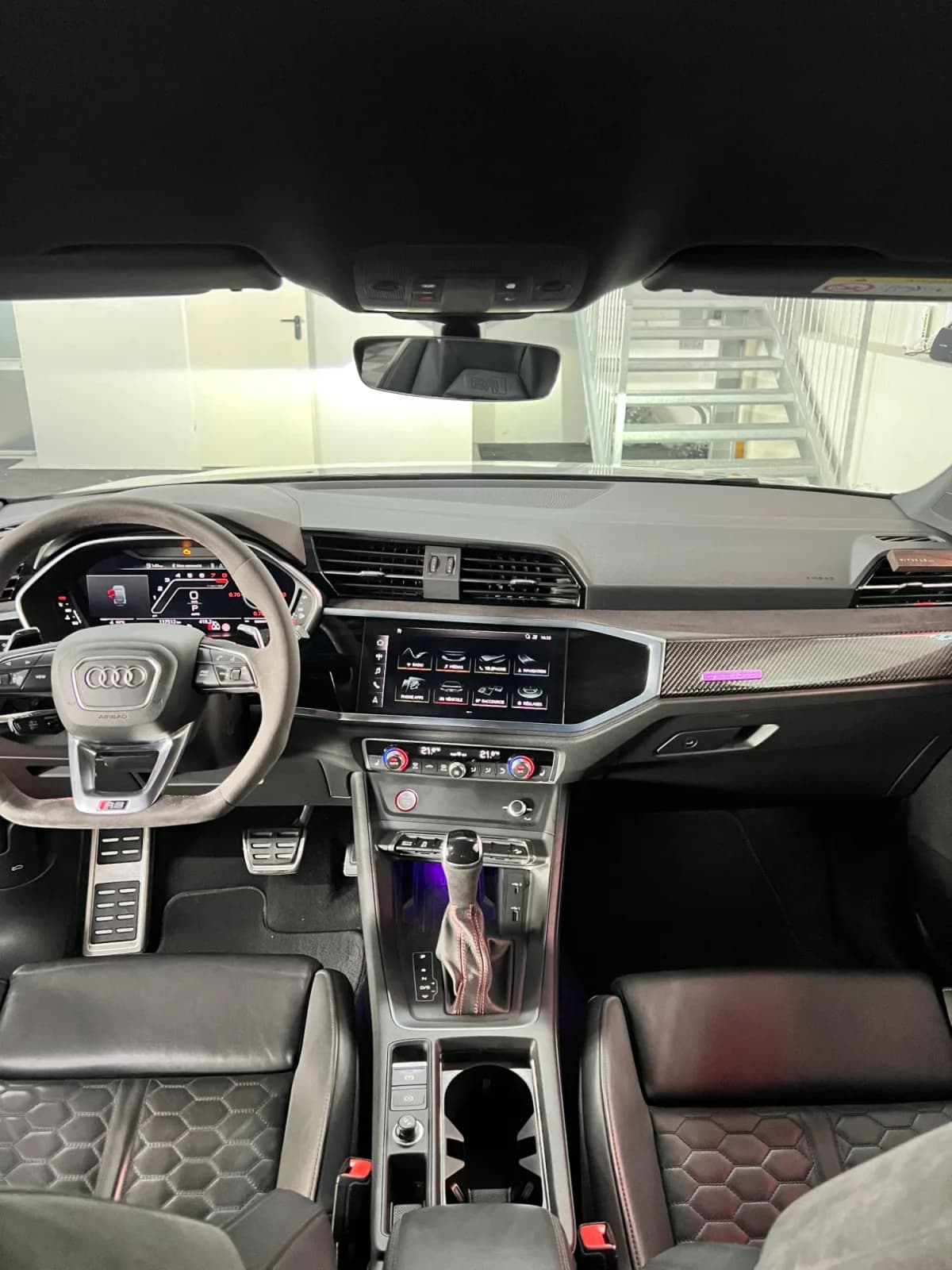 AUDI RSQ3 - Miniature 16
