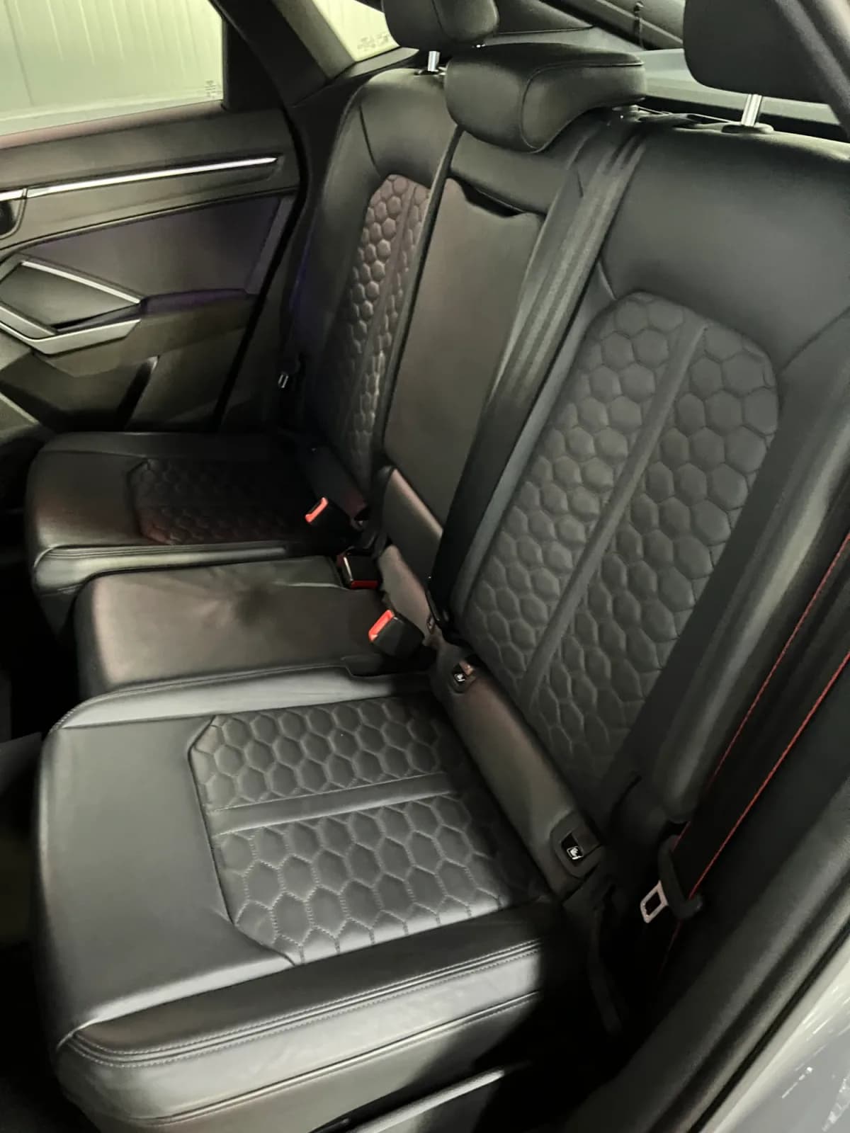 AUDI RSQ3 - Miniature 17