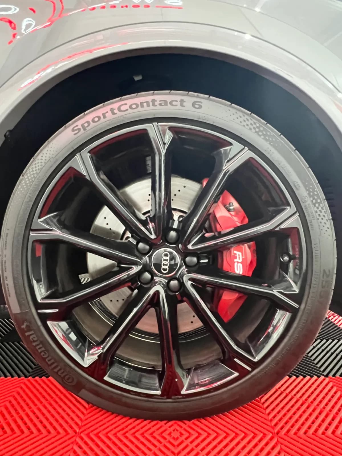 AUDI RSQ3 - Miniature 20