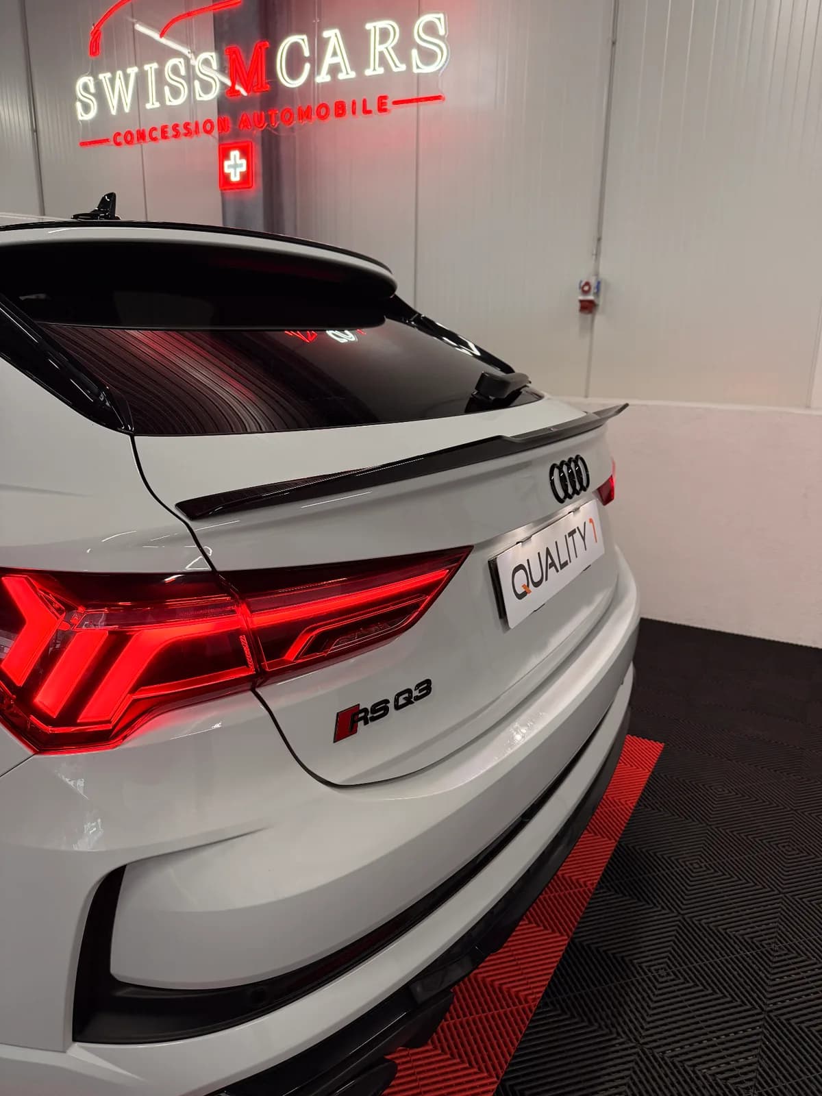 Audi RSQ3 - Miniature 8