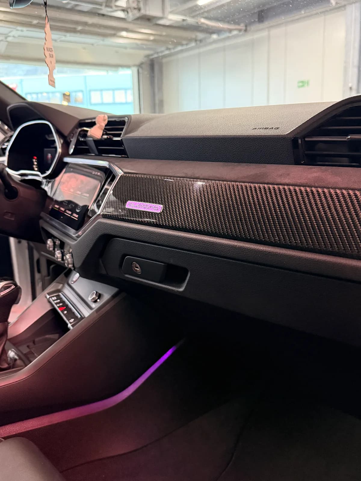 Audi RSQ3 - Miniature 18