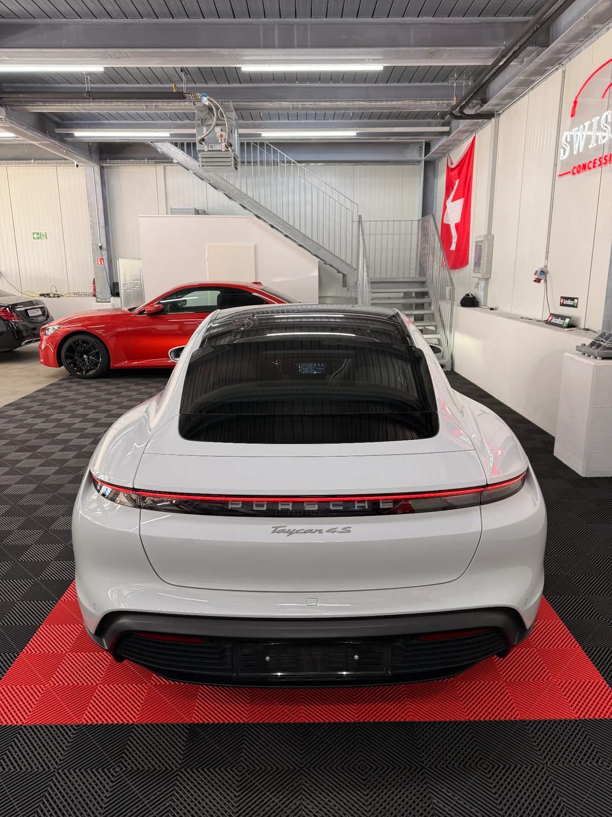 Porsche TAYCAN - Thumbnail 9