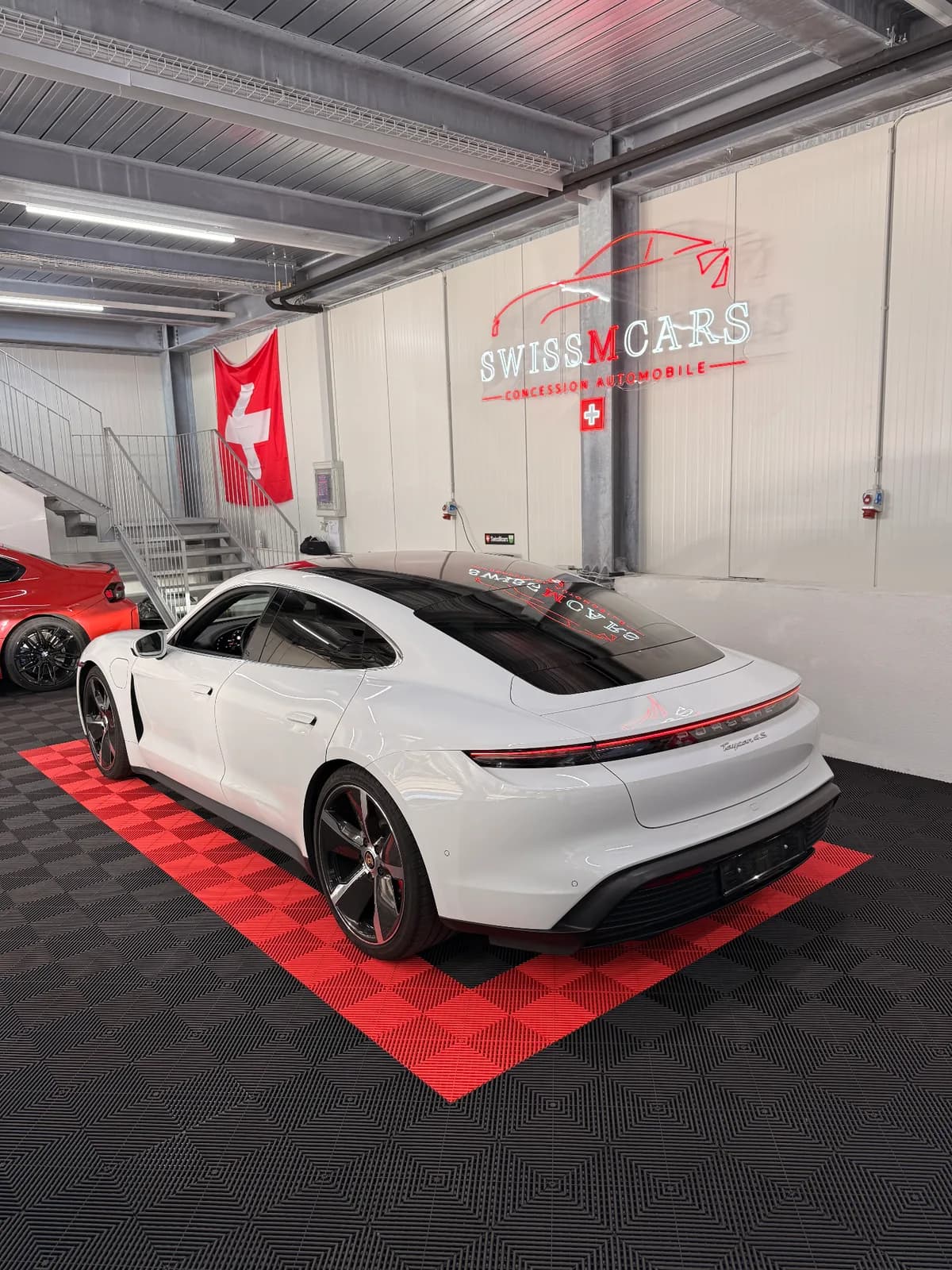 Porsche TAYCAN - Thumbnail 10