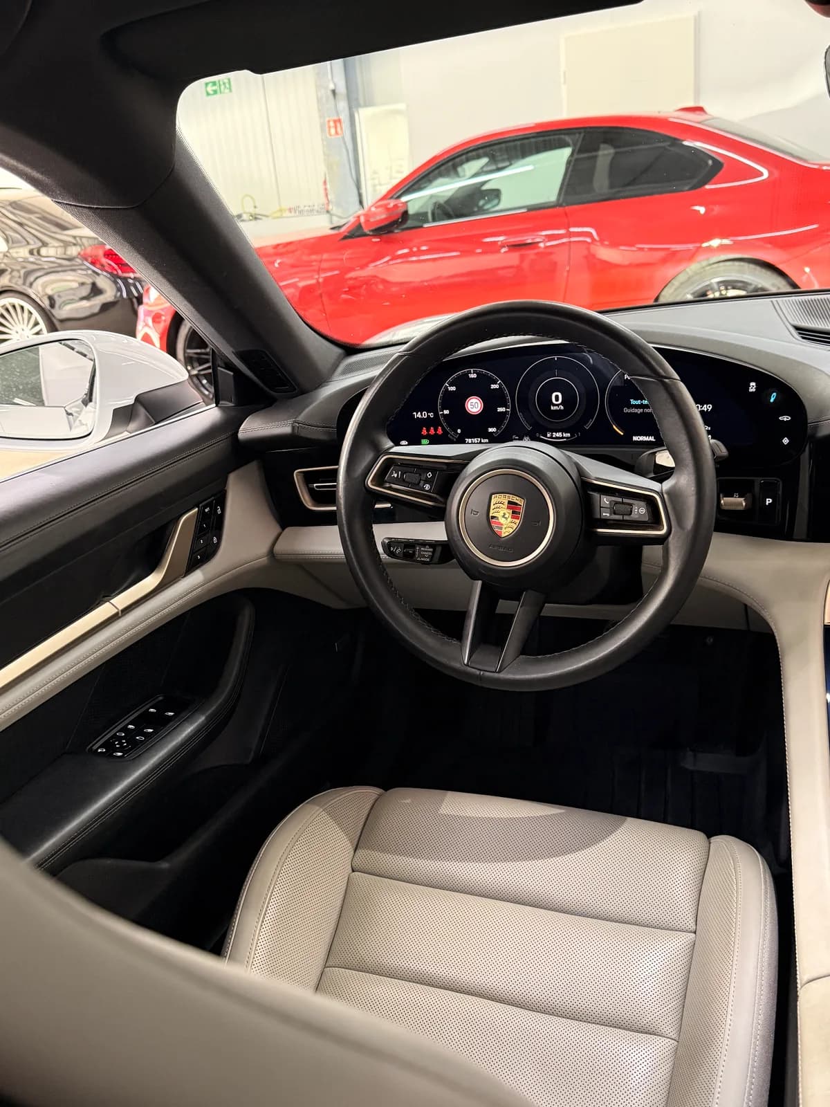 Porsche TAYCAN - Thumbnail 14