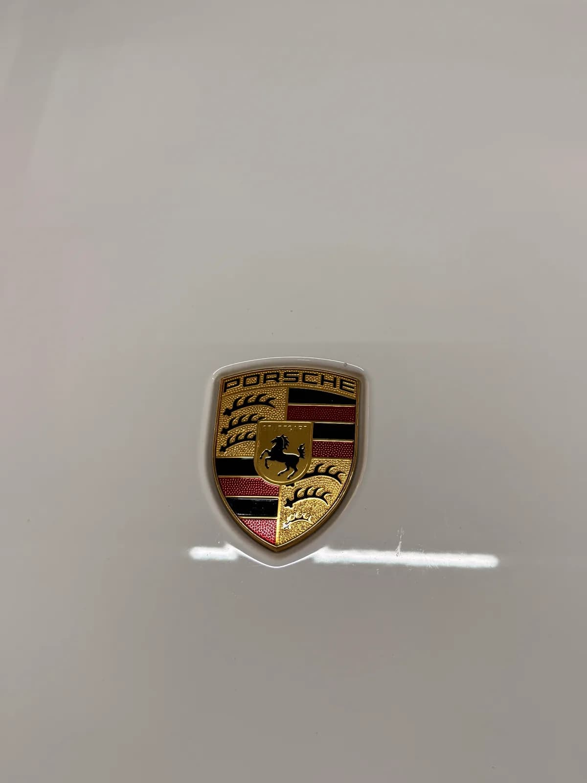 Porsche TAYCAN - Thumbnail 16