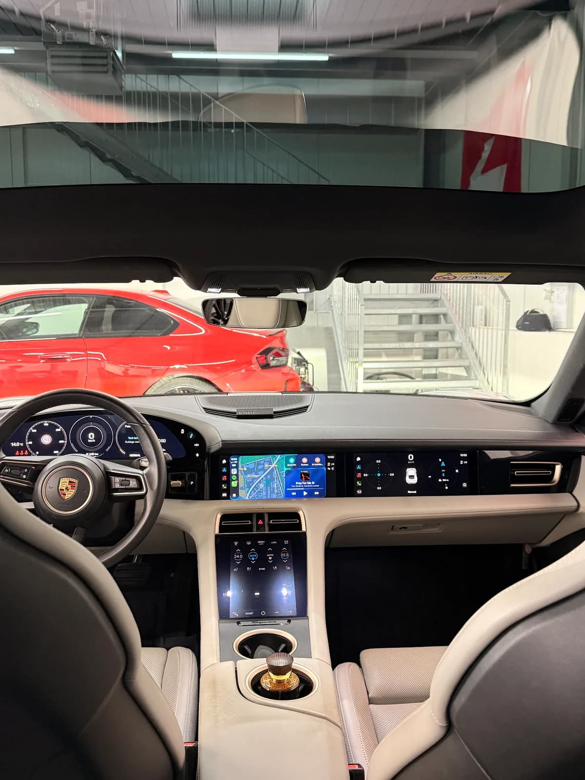 Porsche TAYCAN - Thumbnail 21