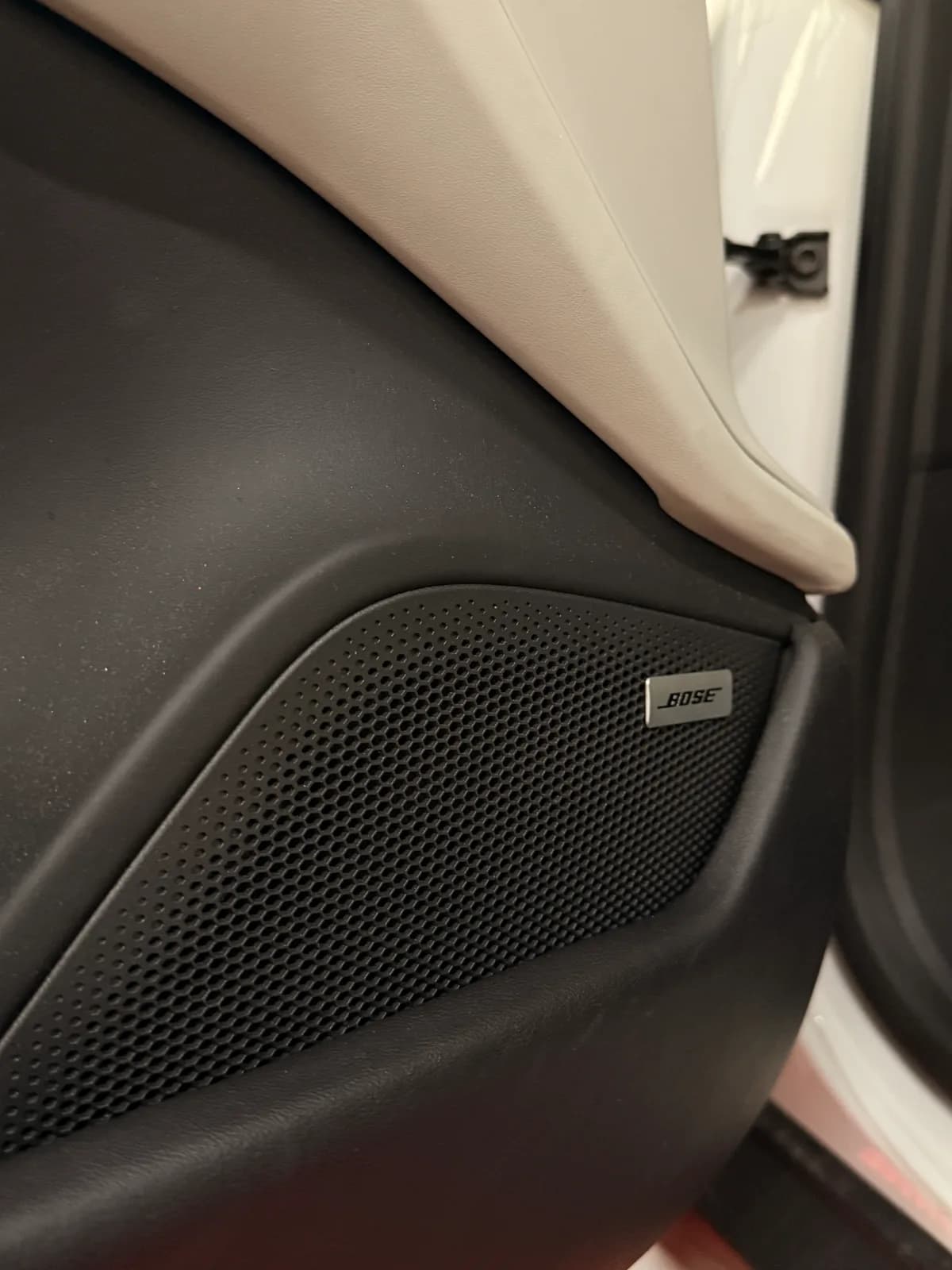 Porsche TAYCAN - Thumbnail 22